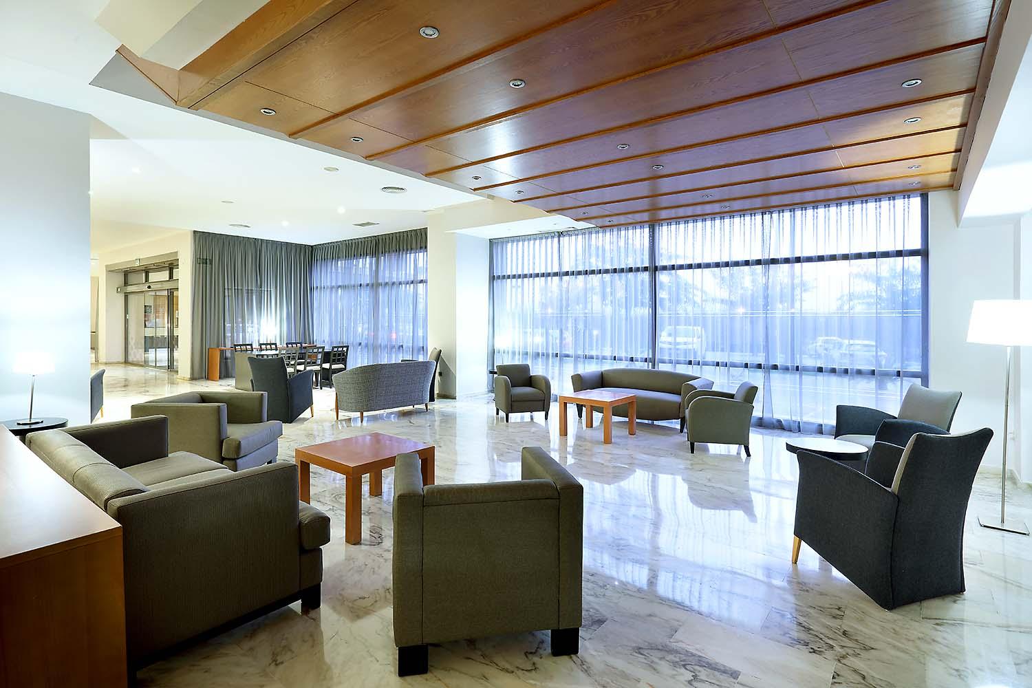 Exe Isla Cartuja Hotel 4*