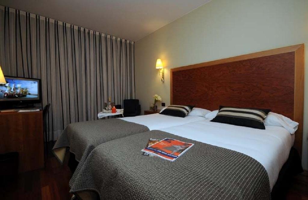 Exe Plaza Delicias Hotel