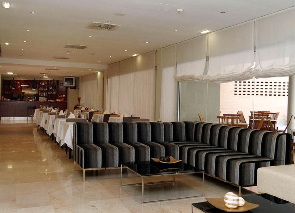Hotel Exe Plaza Delicias 3*