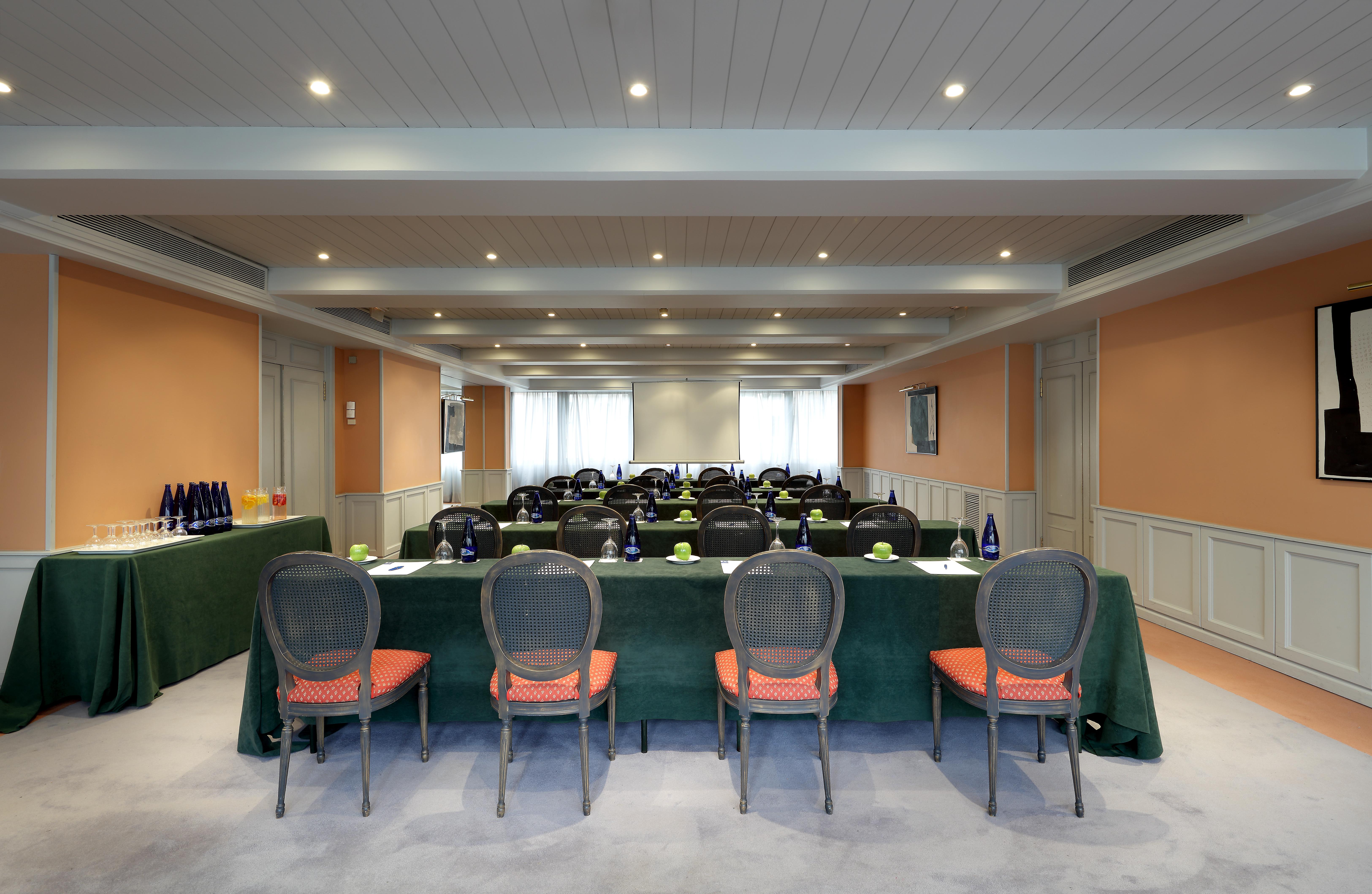 Crisol Puerta De Hotel 4*