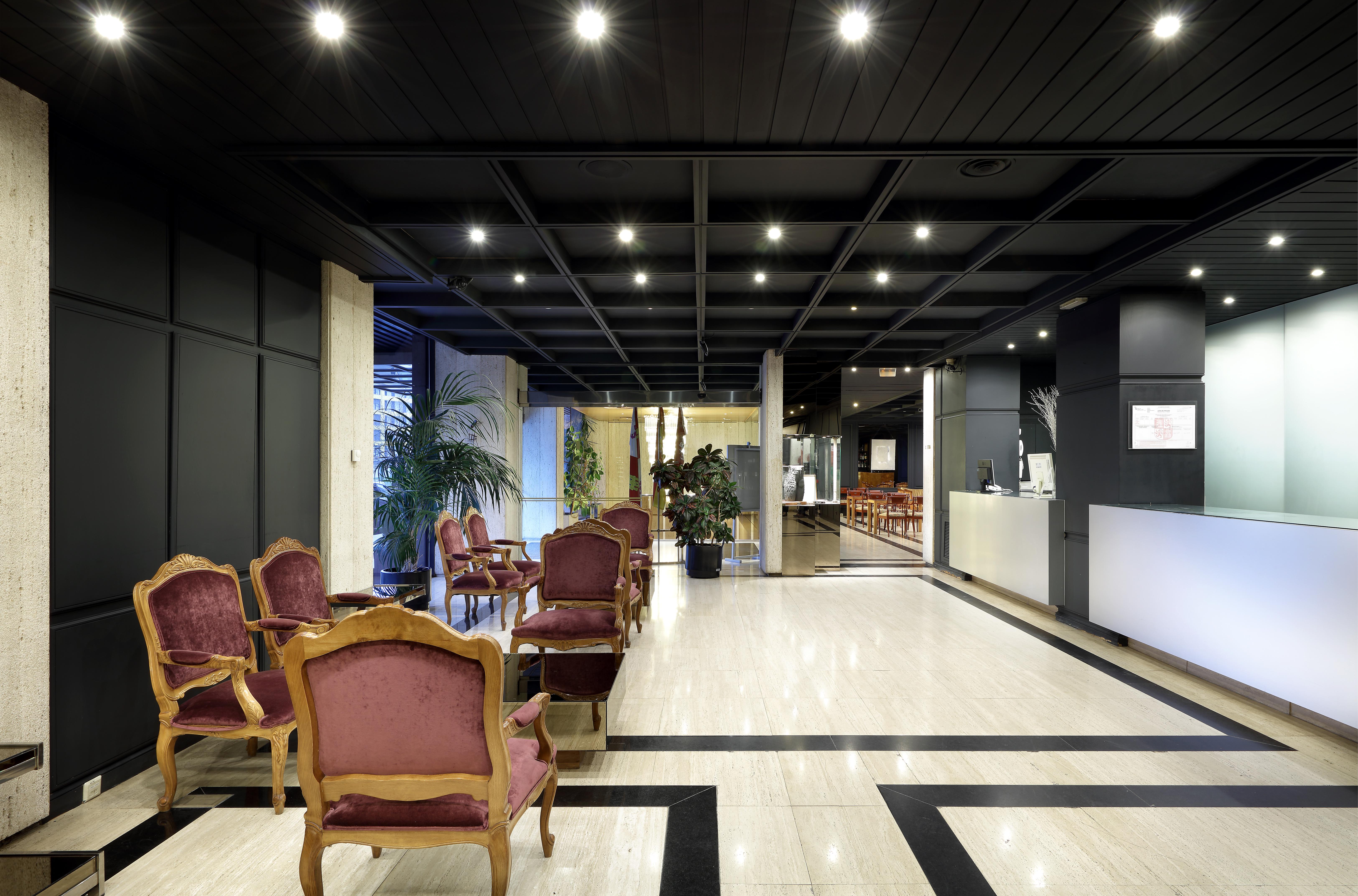 Crisol Puerta De Hotel