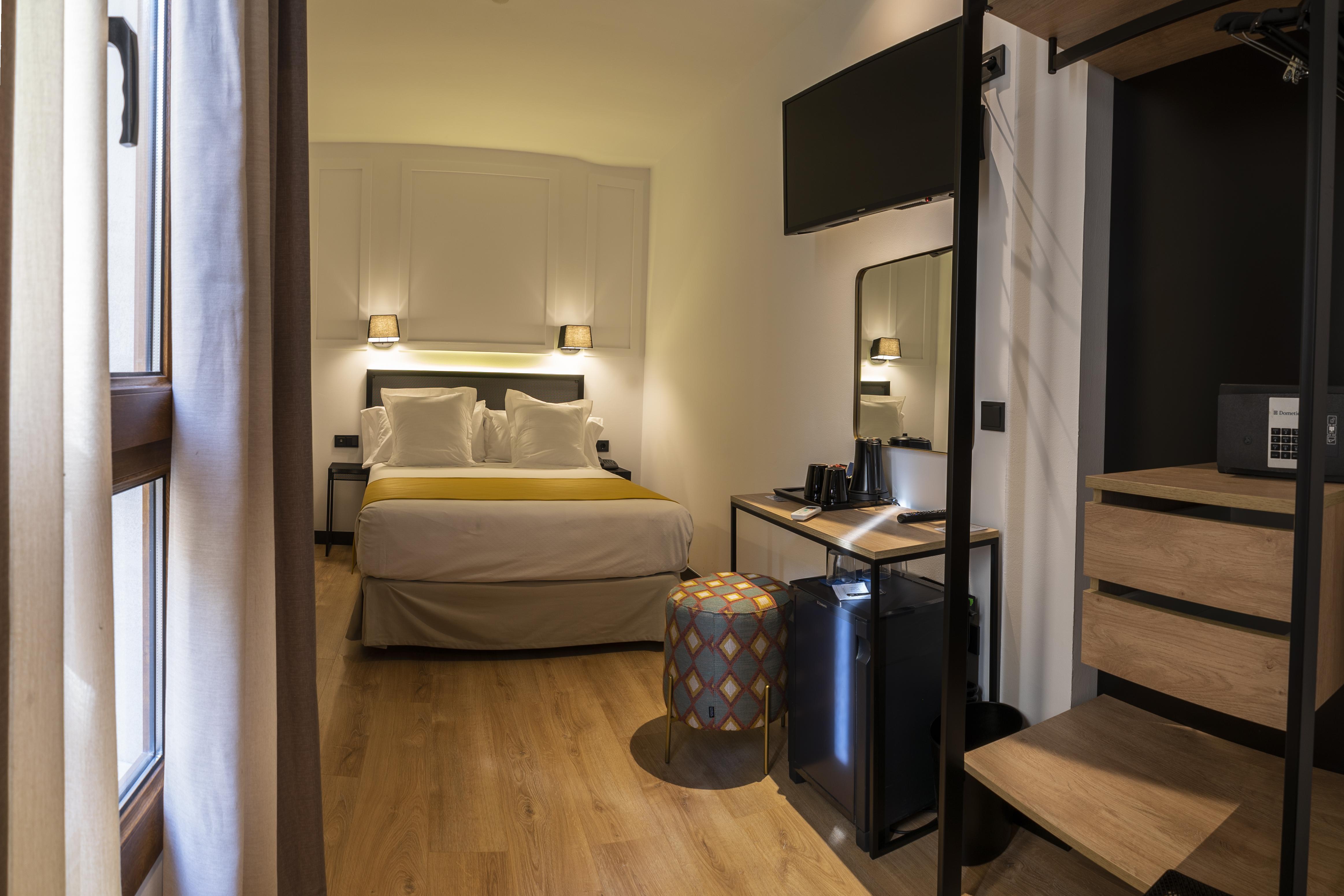 Hotel Boutique Puerta De Granadas 3*
