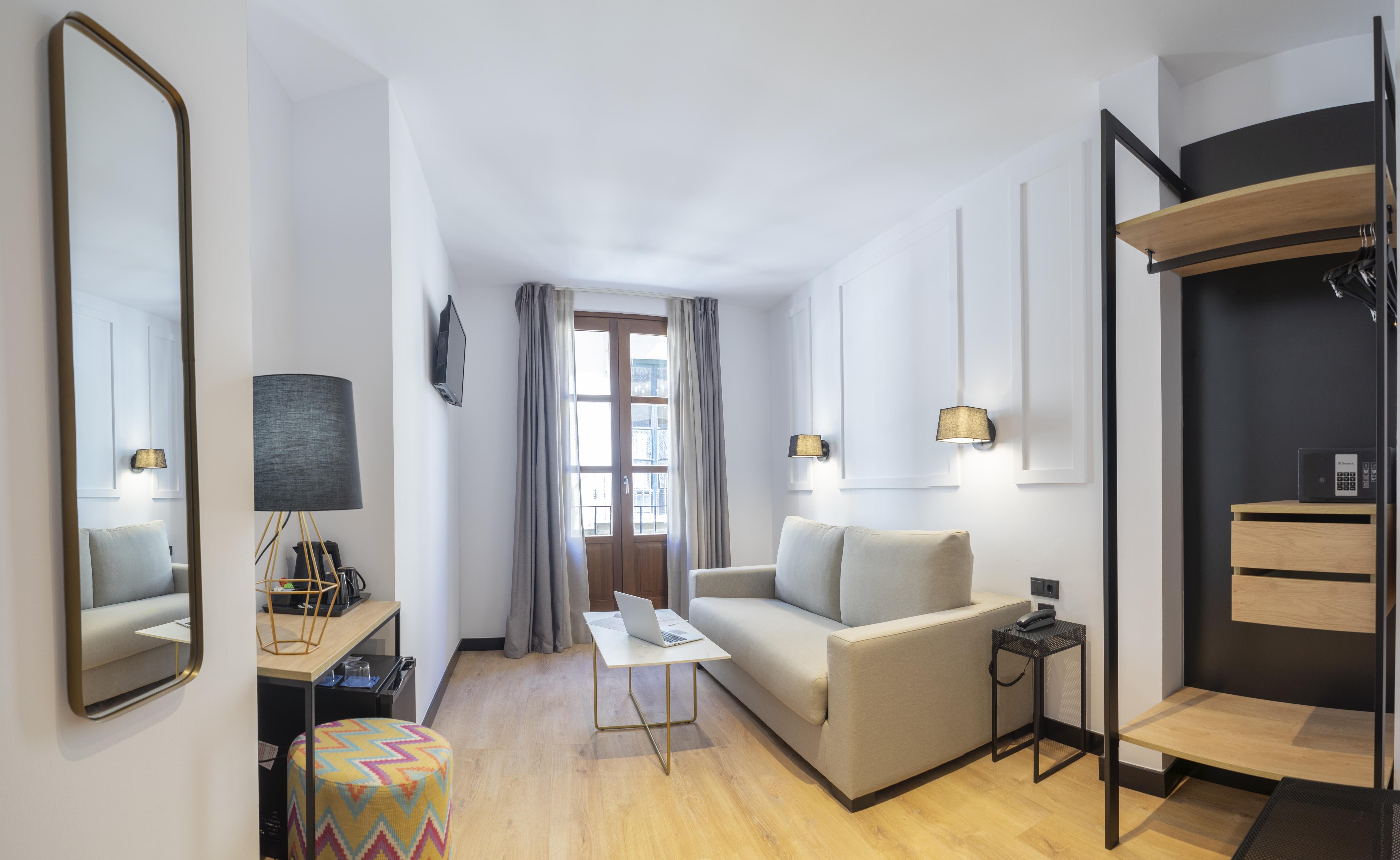 Hotel Boutique Puerta De Granadas 3*