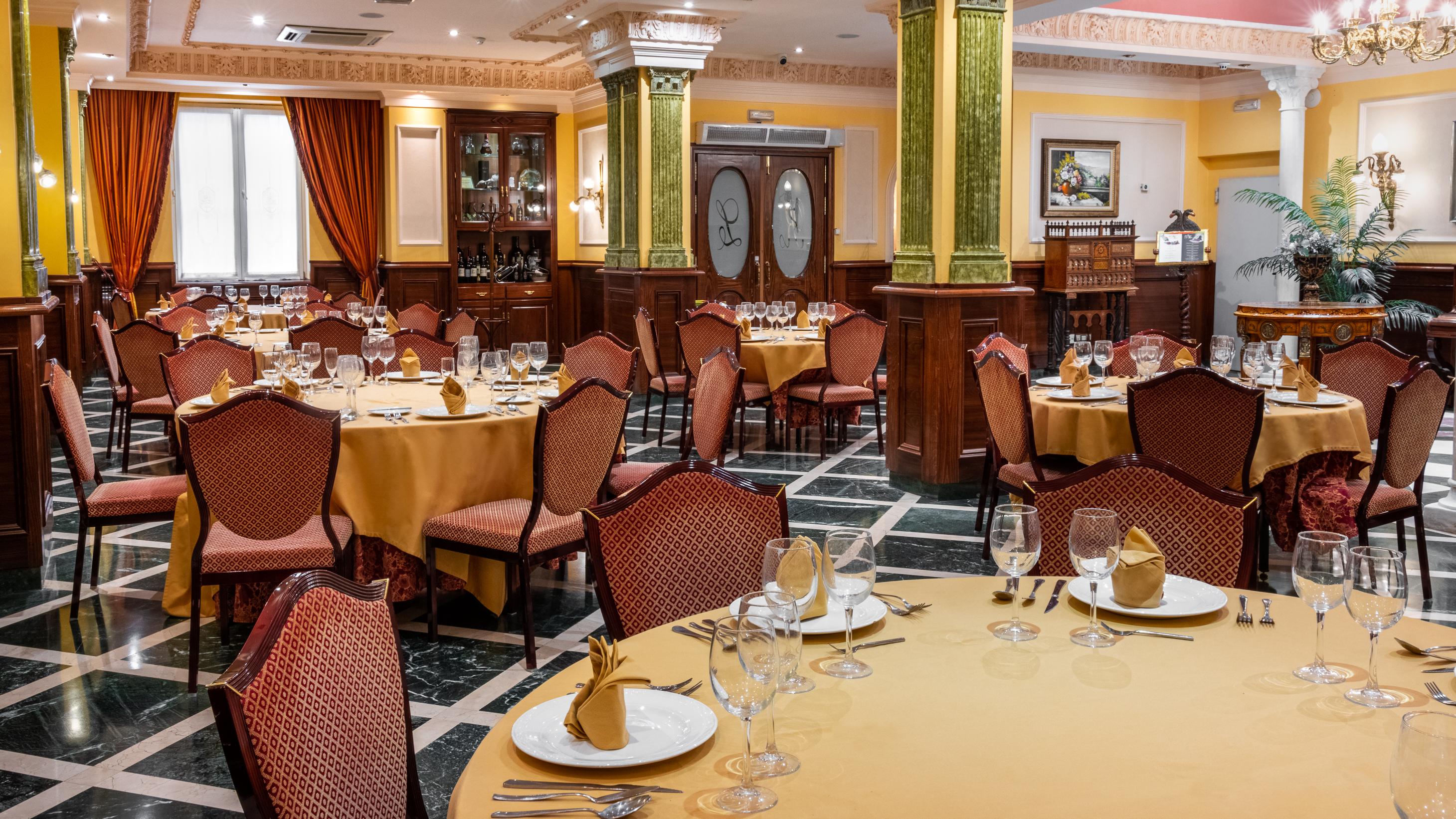 Reina Cristina Hotel 3*
