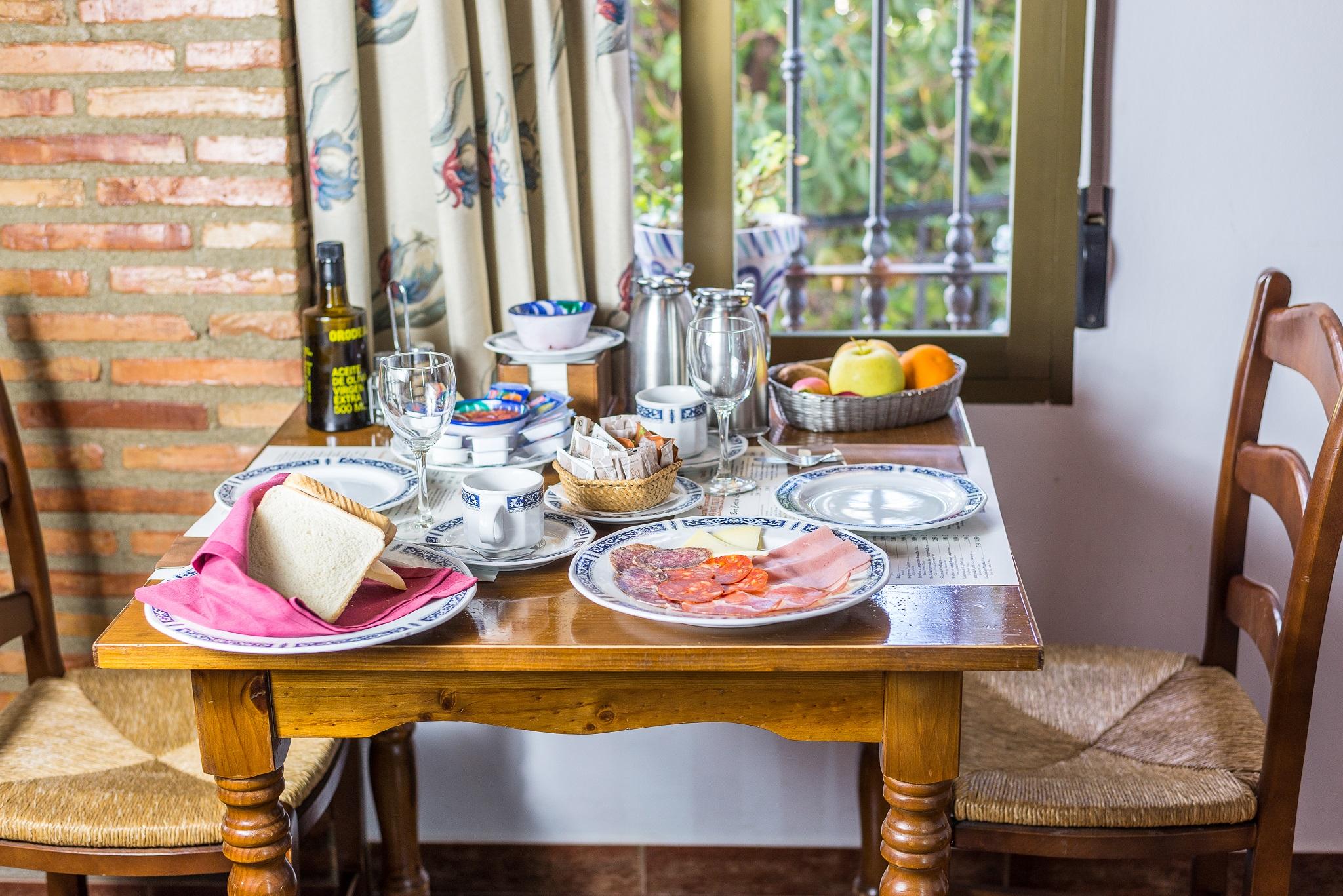 Hotel Cortijo De Tajar 2*