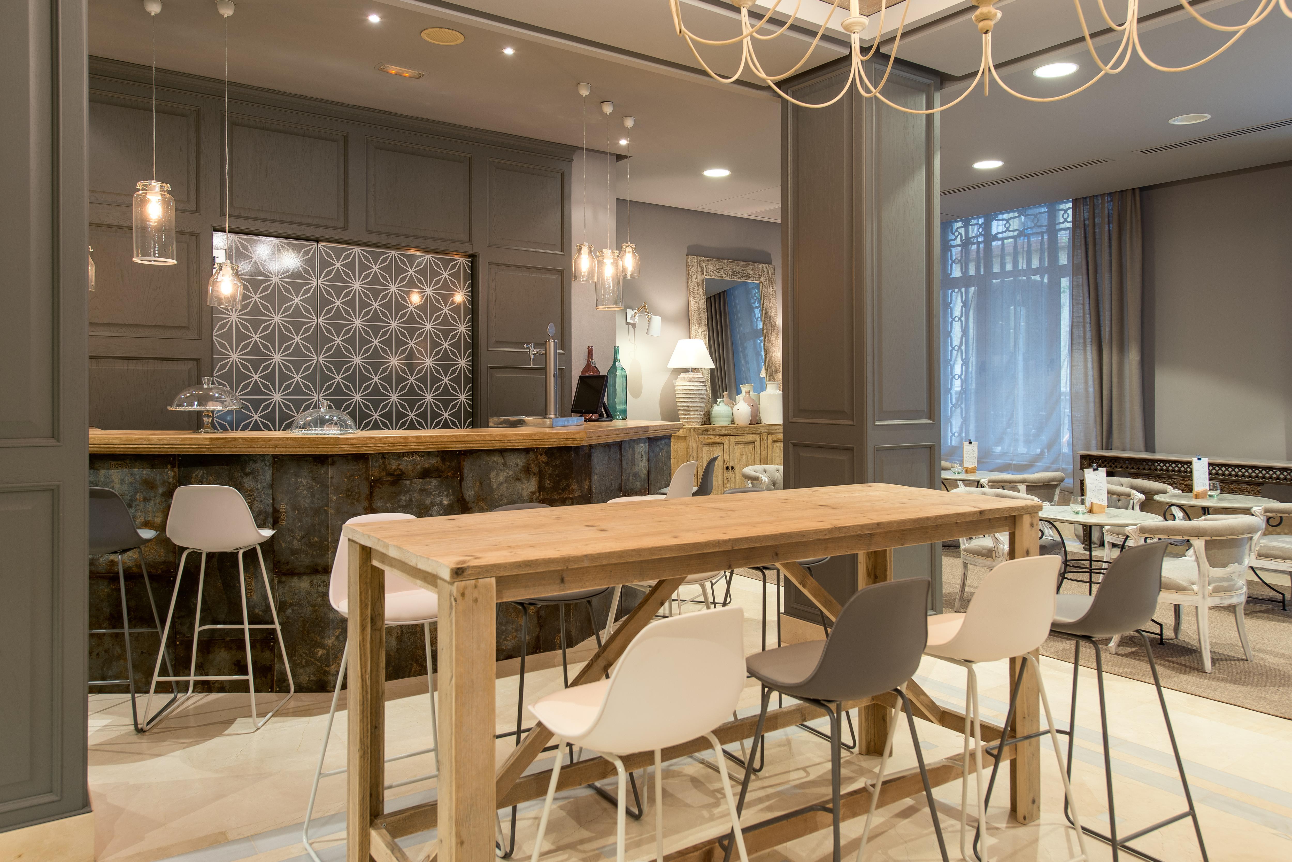 Vincci Lys Hotel 4*