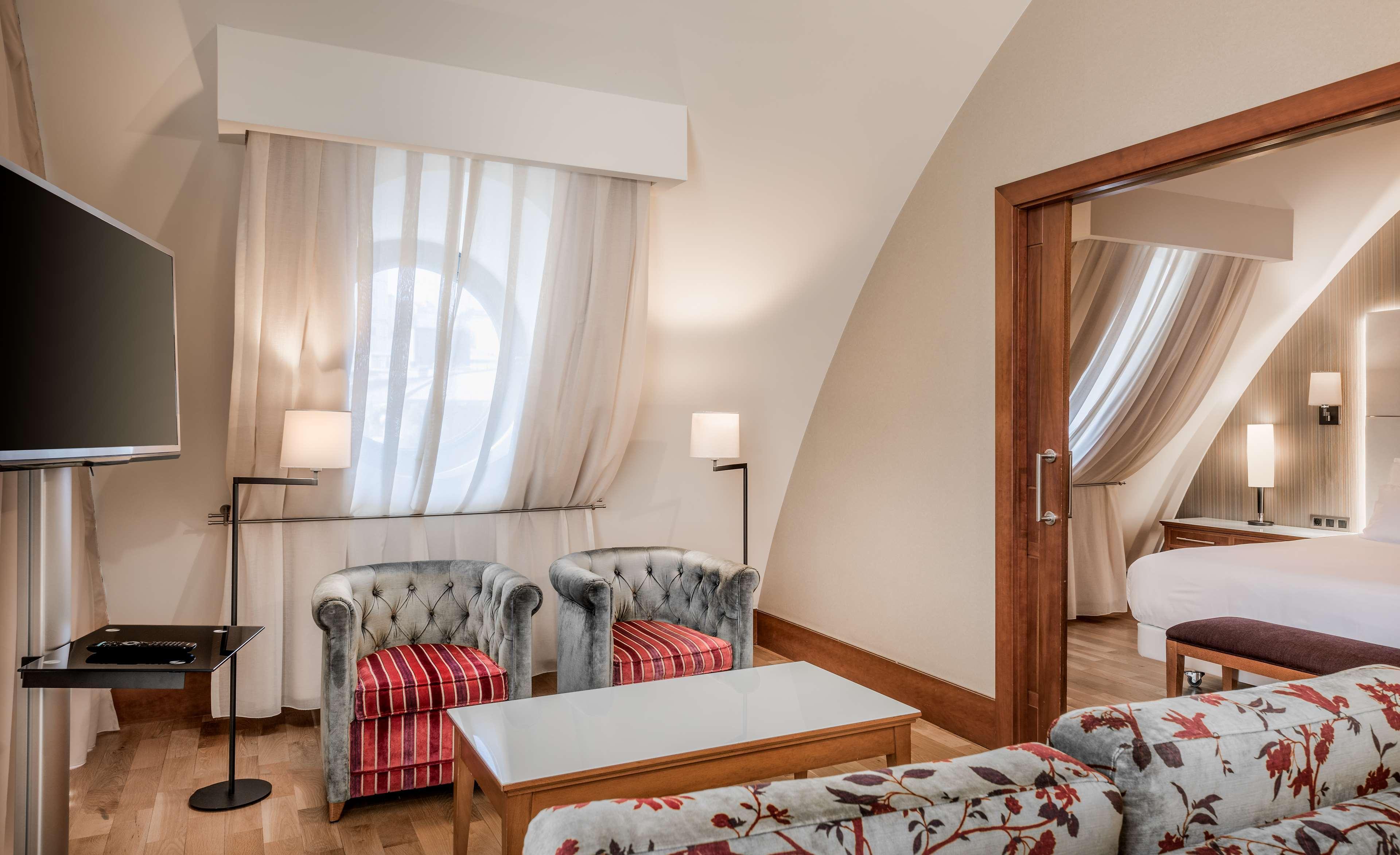 Nh Collection Hotel 4*