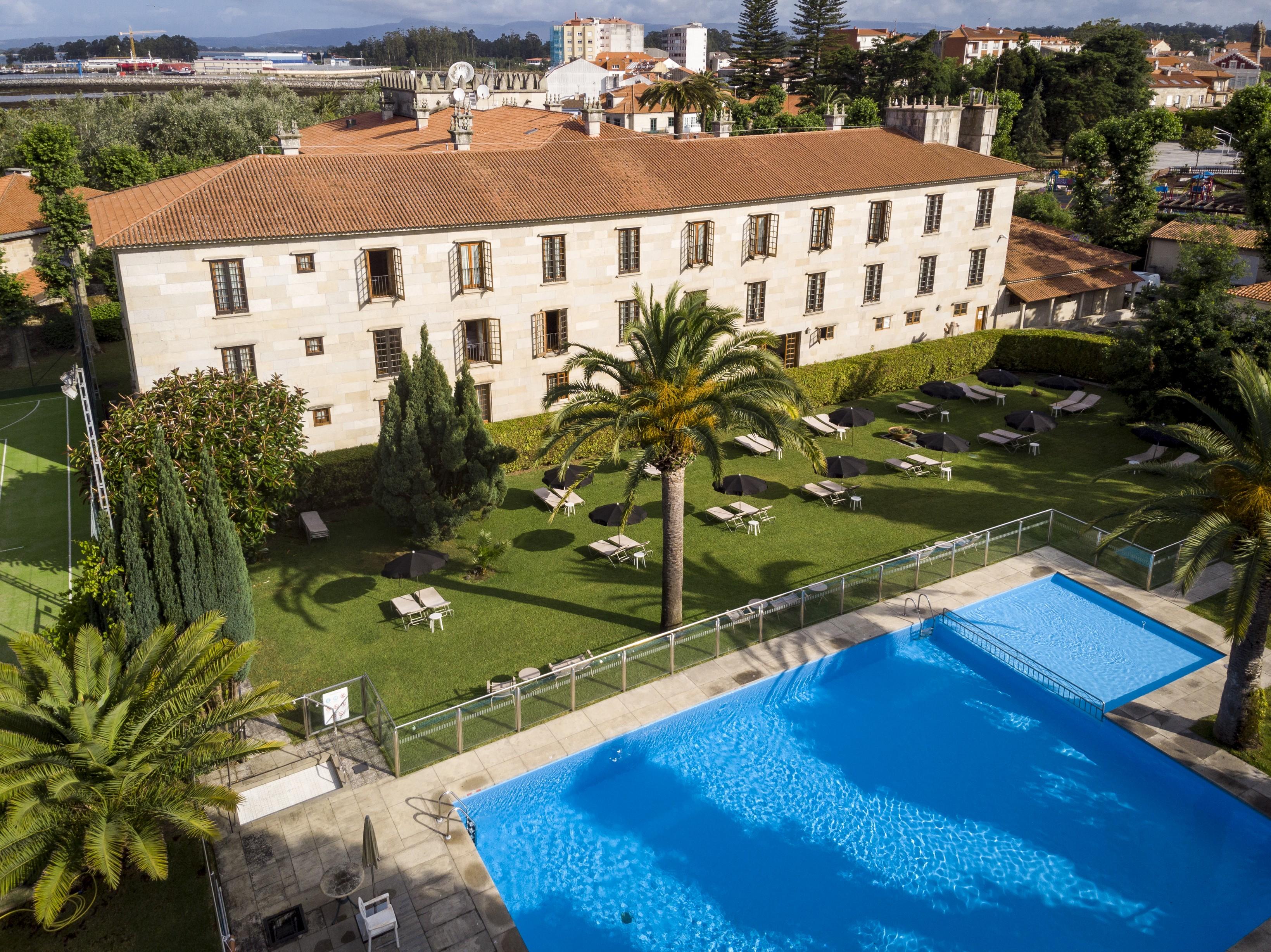 Hotel De 4*