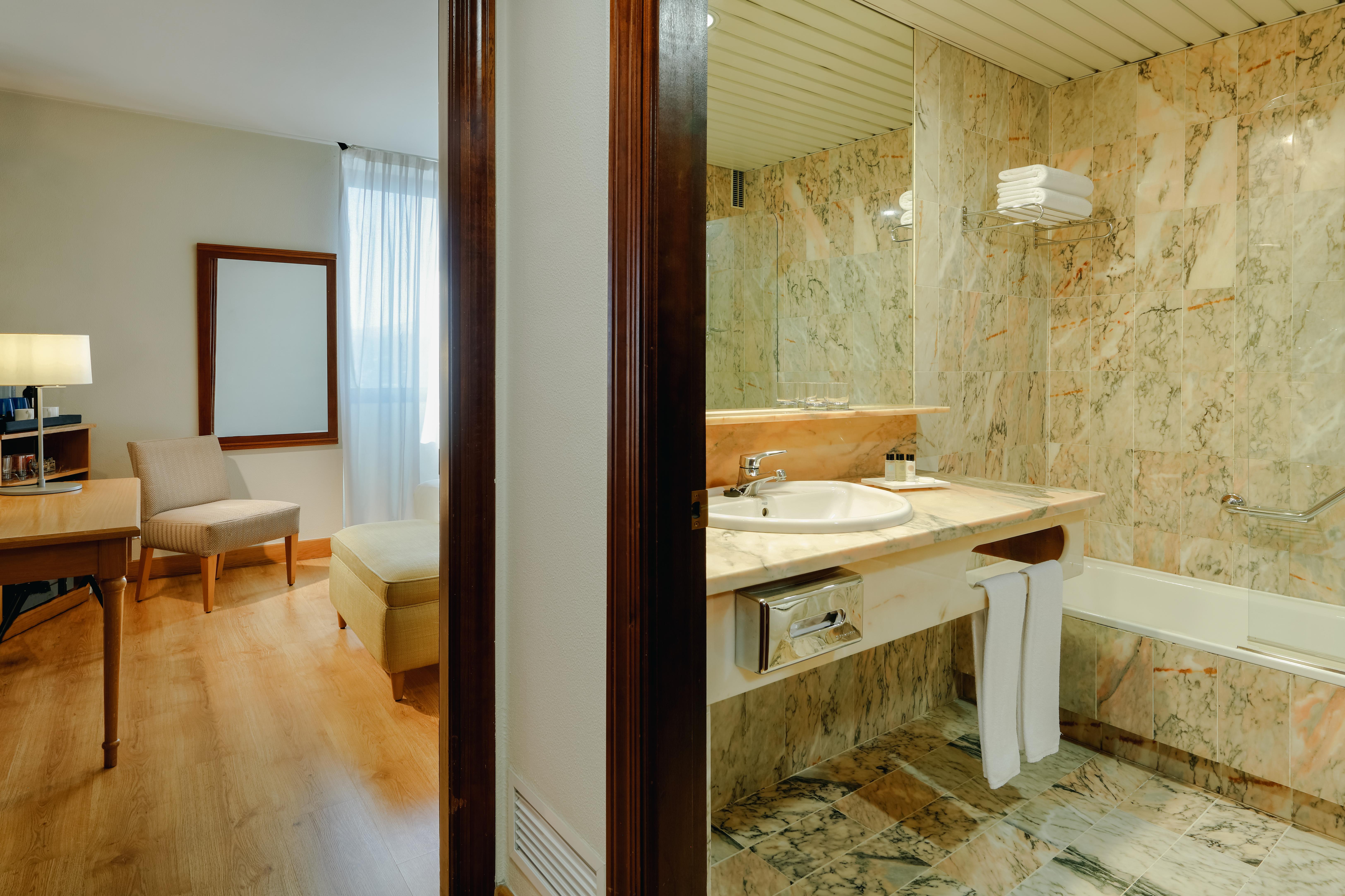Hotel Hesperia 4*