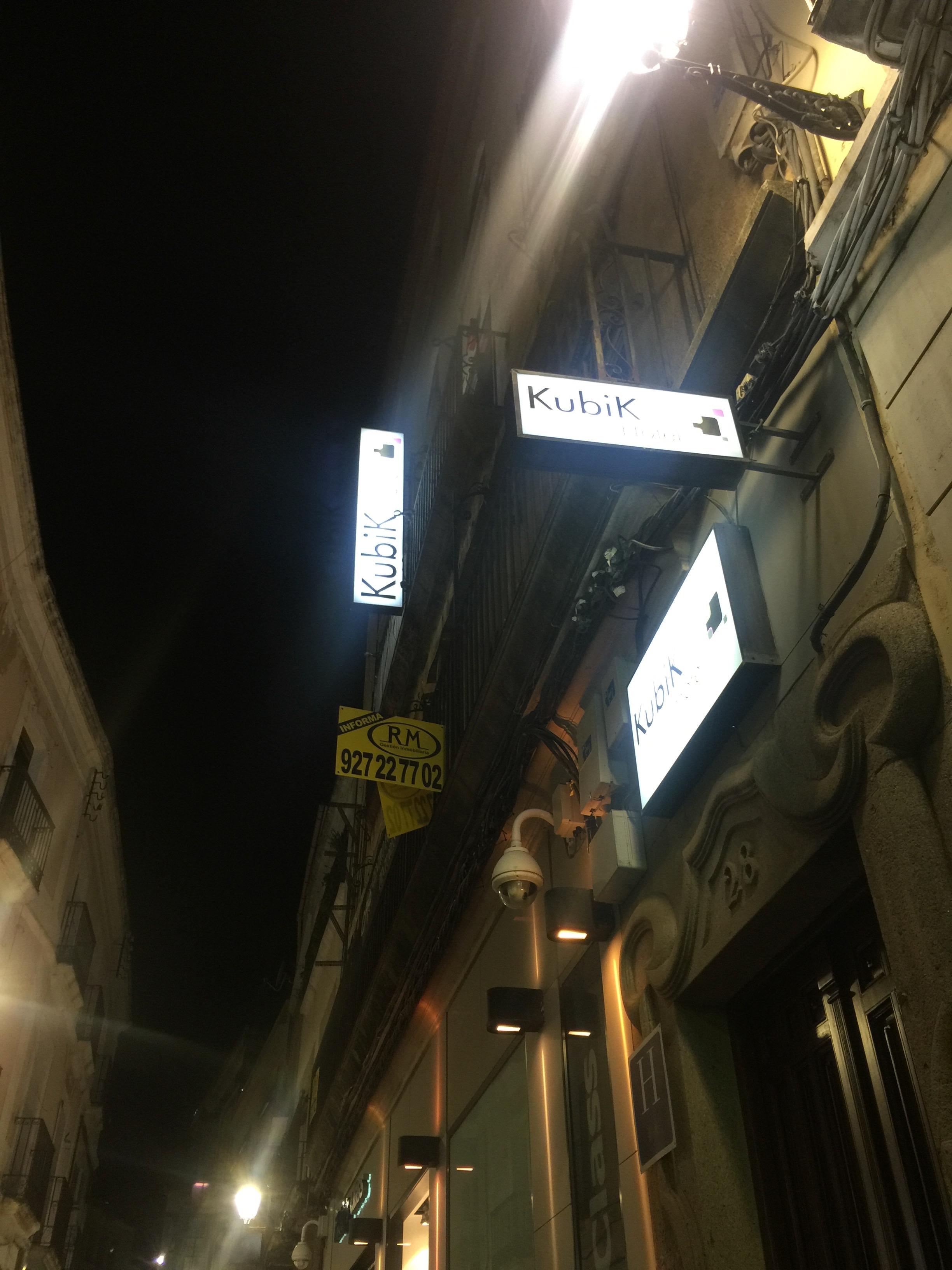 Hotel H2