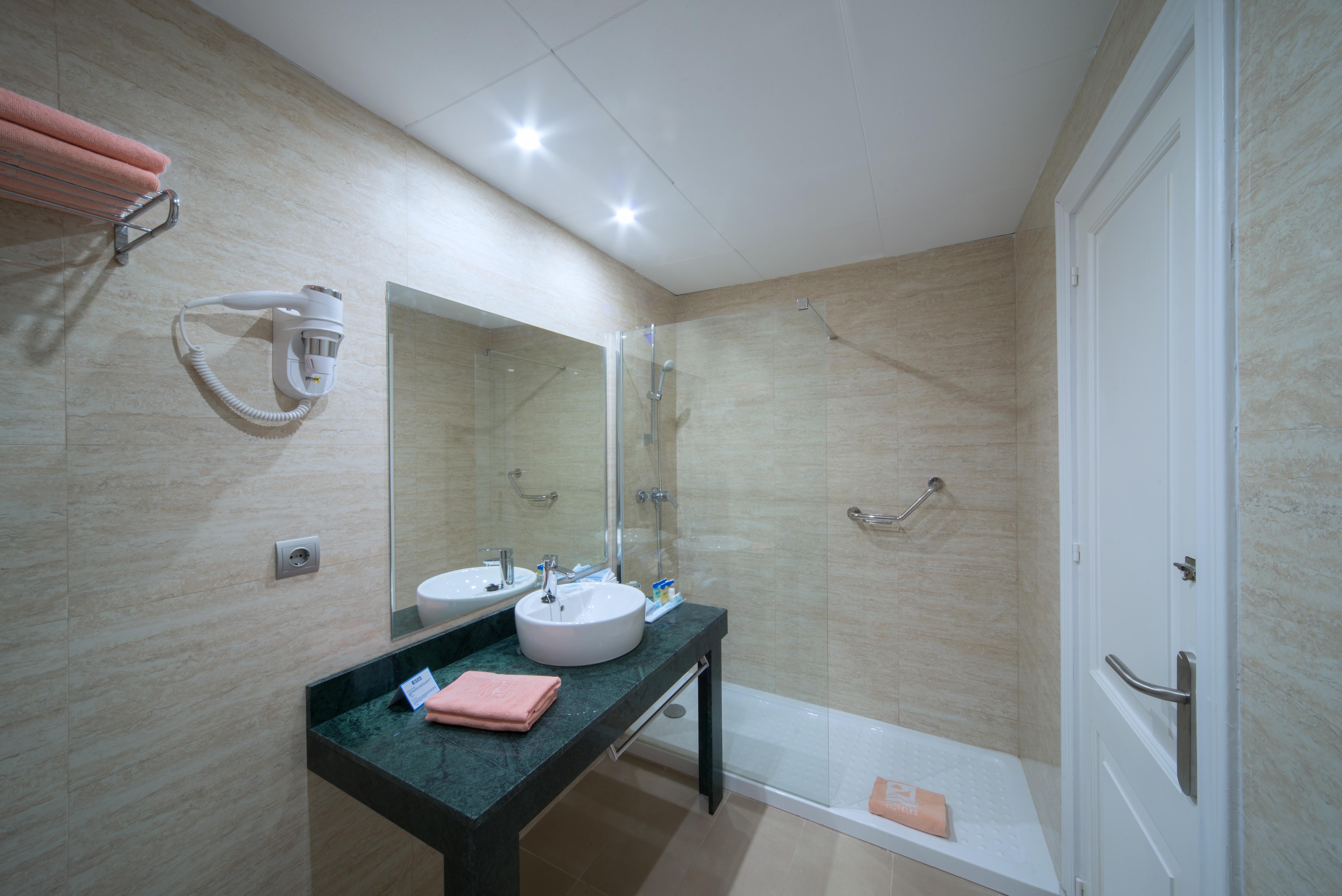 Playacapricho Hotel 4*