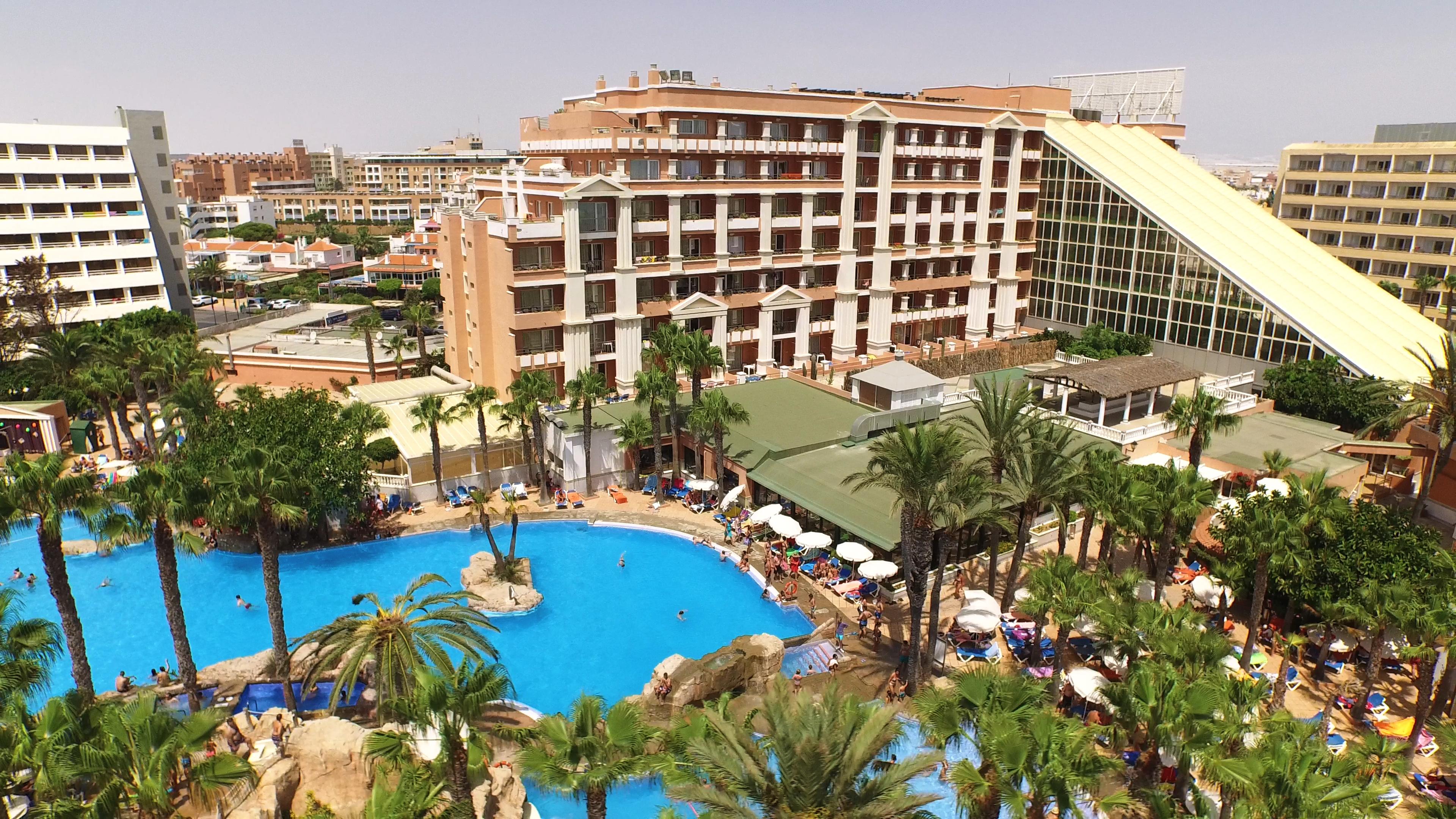 Playacapricho Hotel 4*