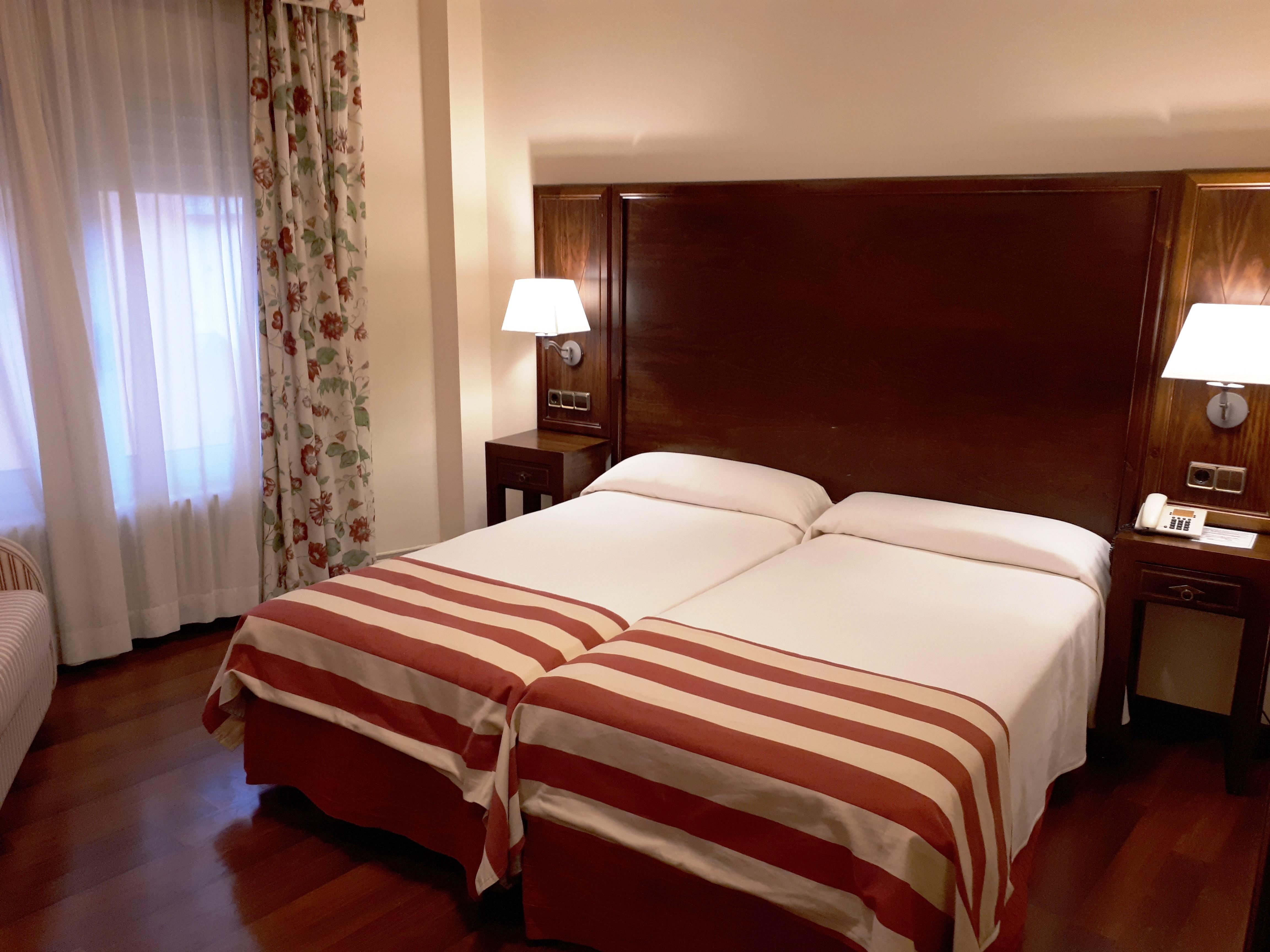 Urogallo Hotel 2*