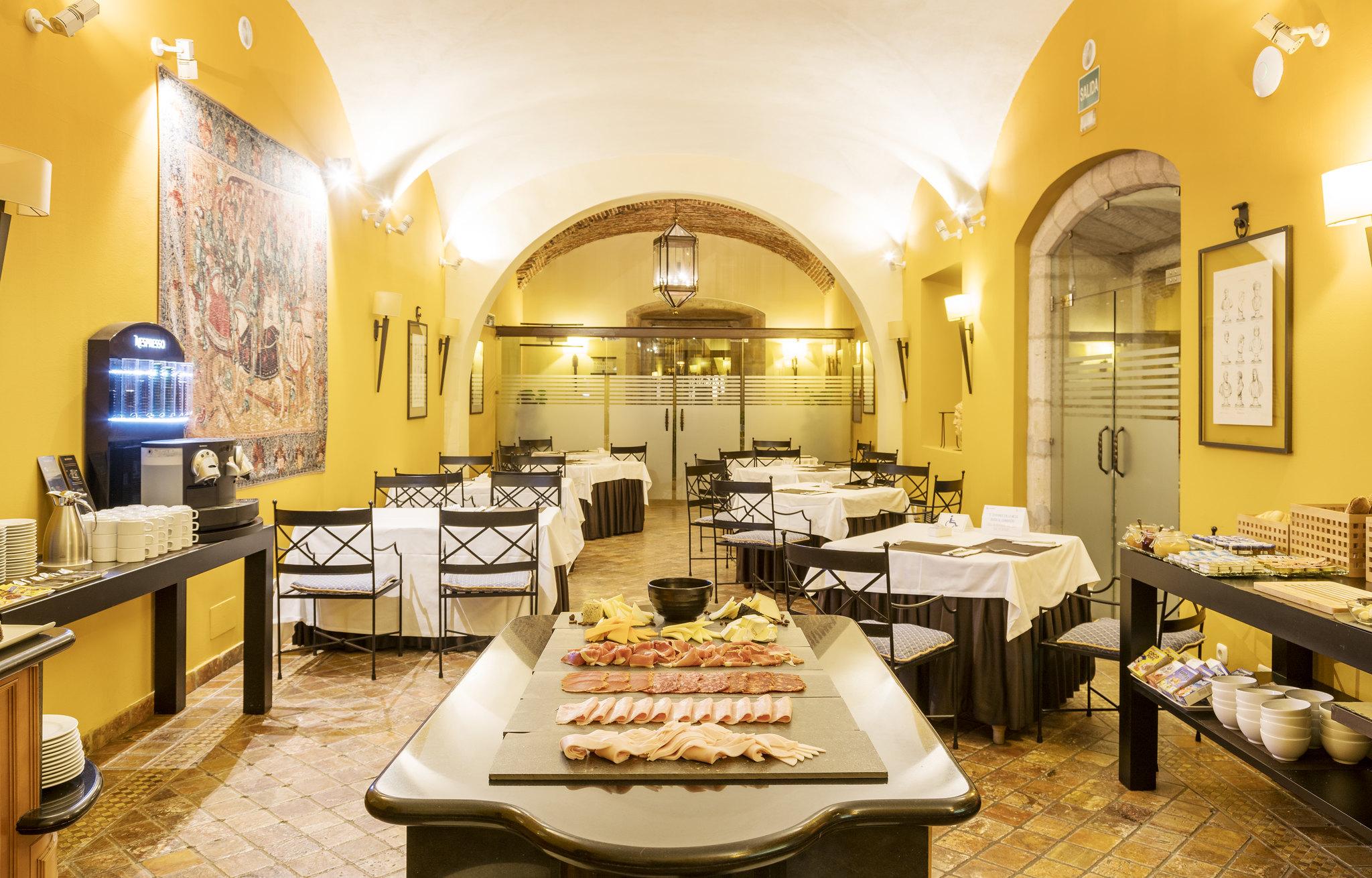 Ilunion Palace Hotel 5*