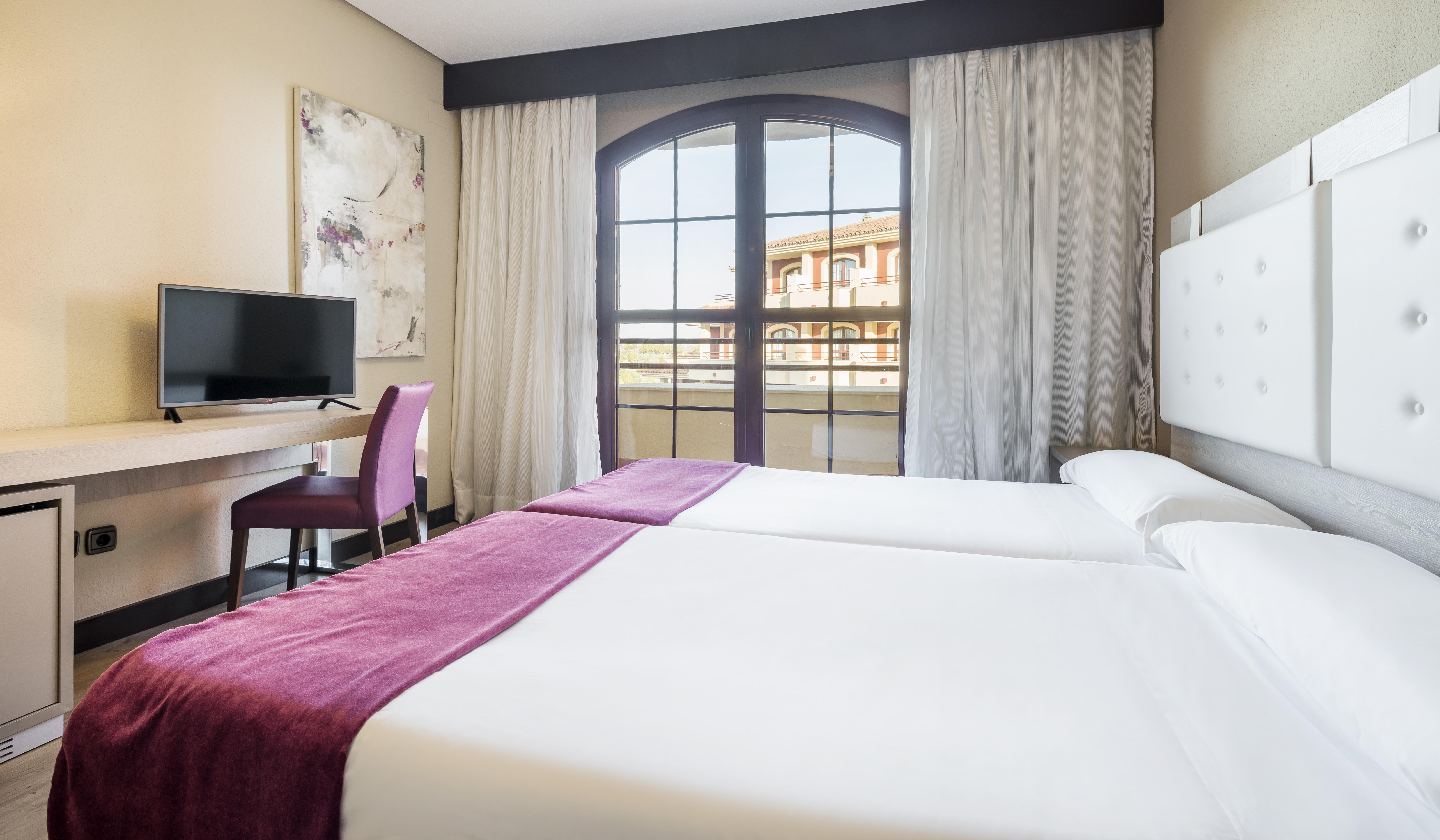 Hotel Ilunion Golf 4*