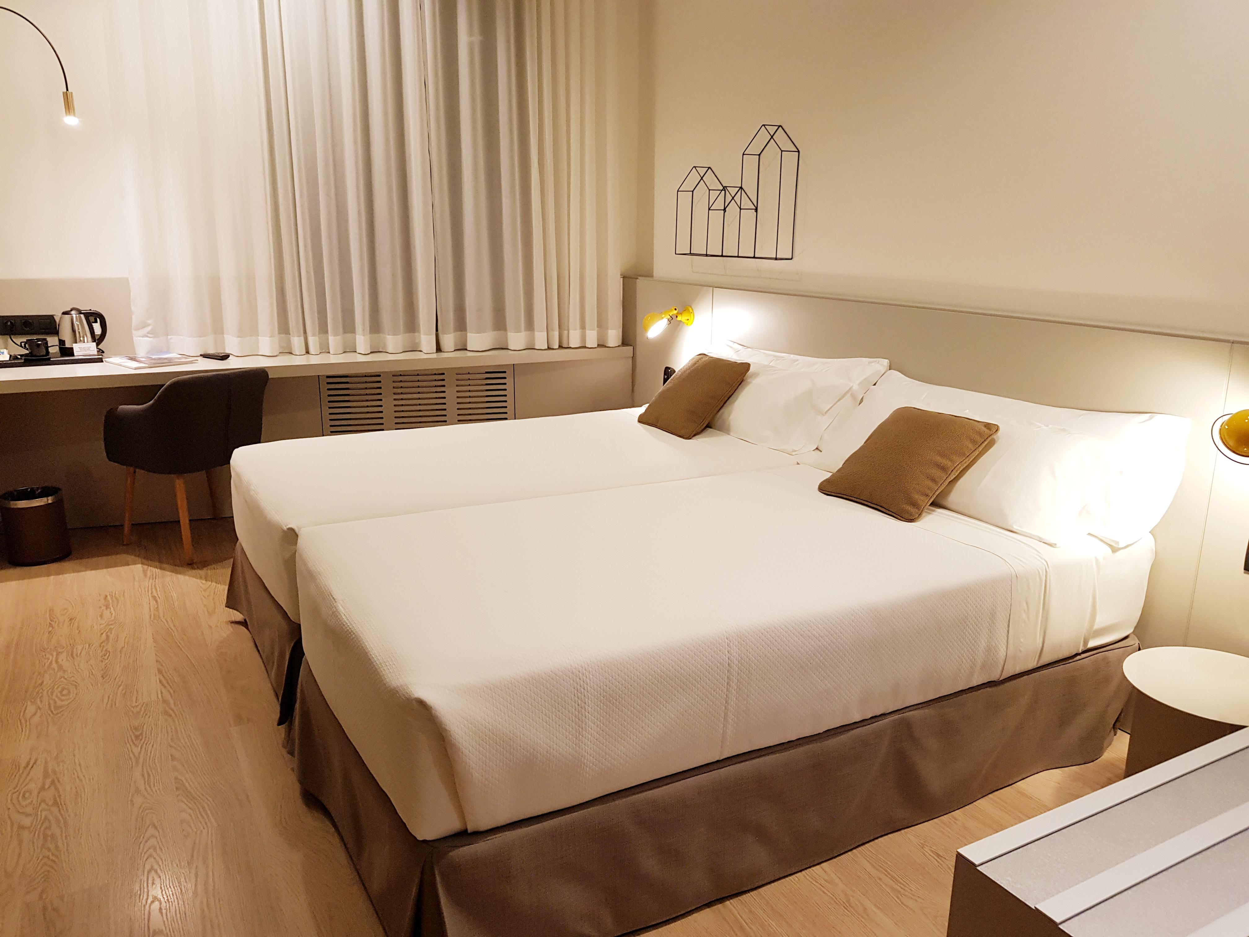 Peninsular Hotel 3*