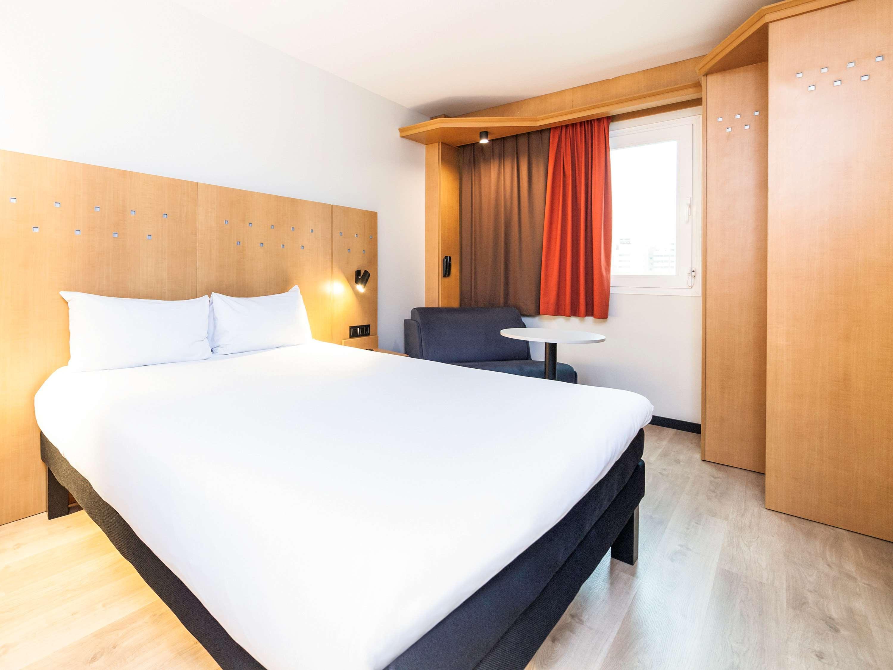 Ibis La Garena Hotel 3*