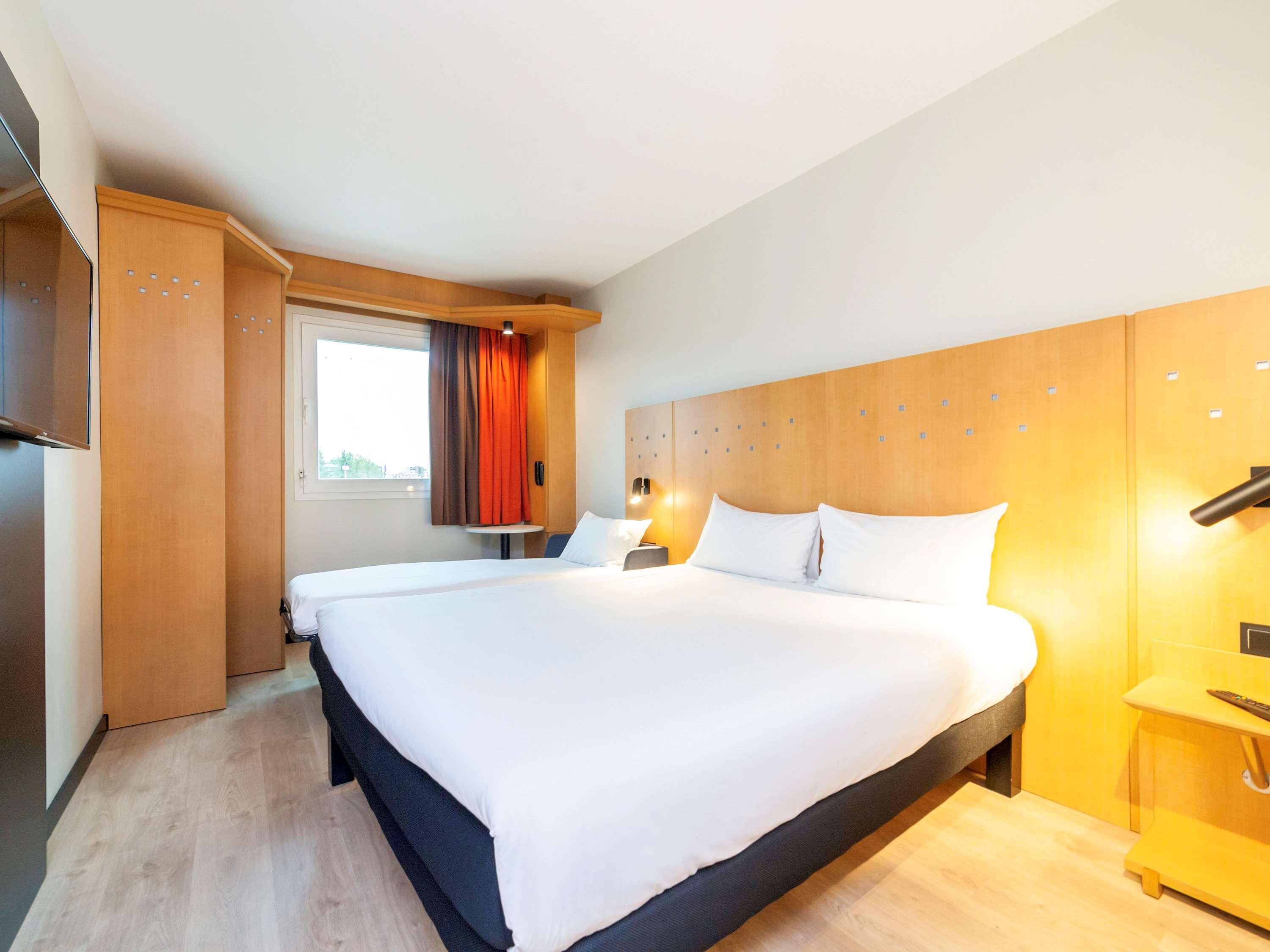 Ibis La Garena 3*