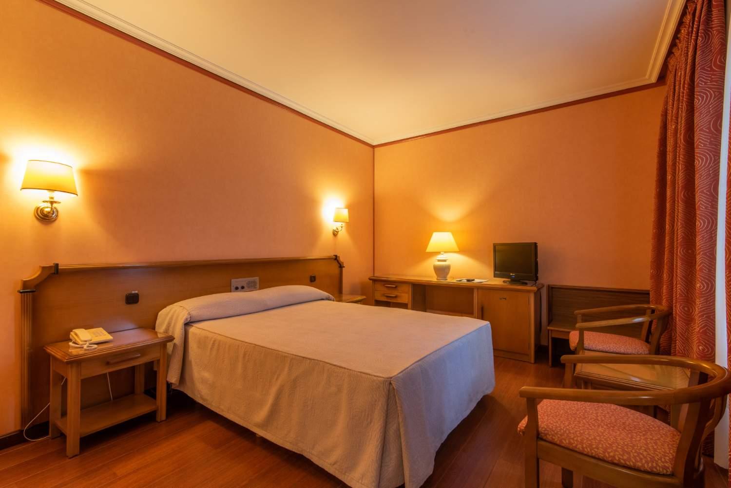Hospedium Europa Centro 4*