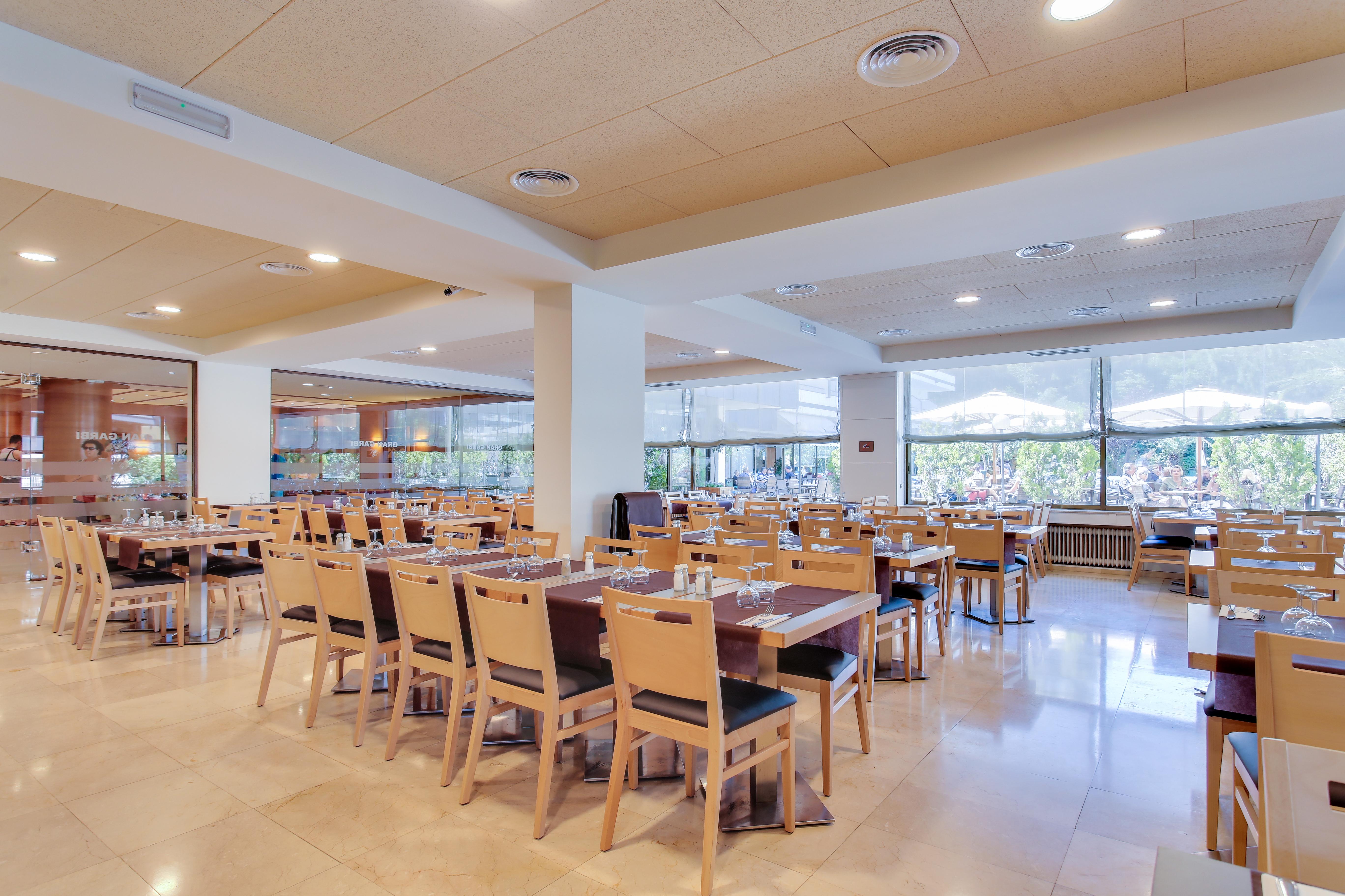 Gran Garbi & Aquasplash Hotel