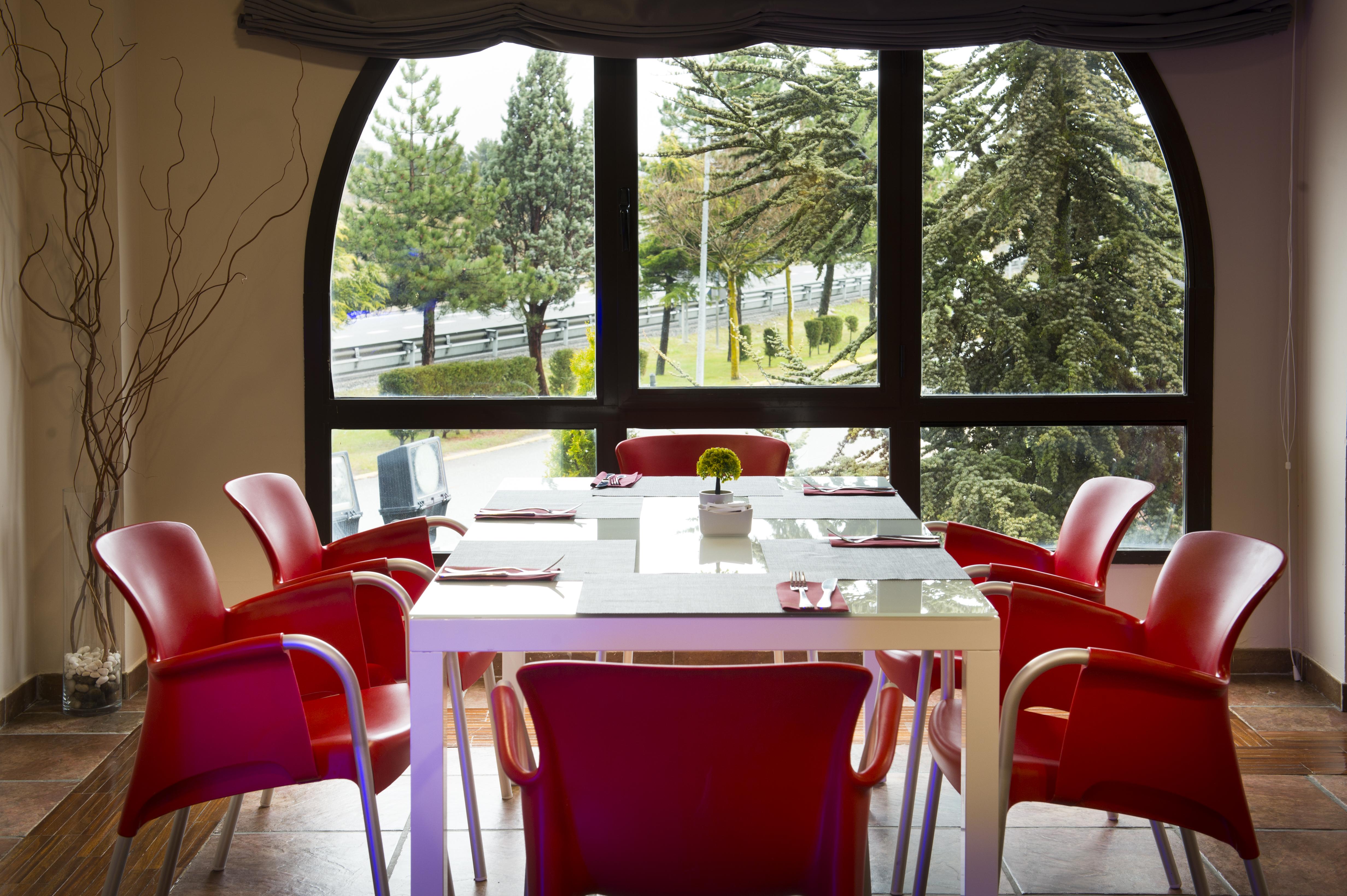Hotel Segovia Sierra De Guadarrama 4*
