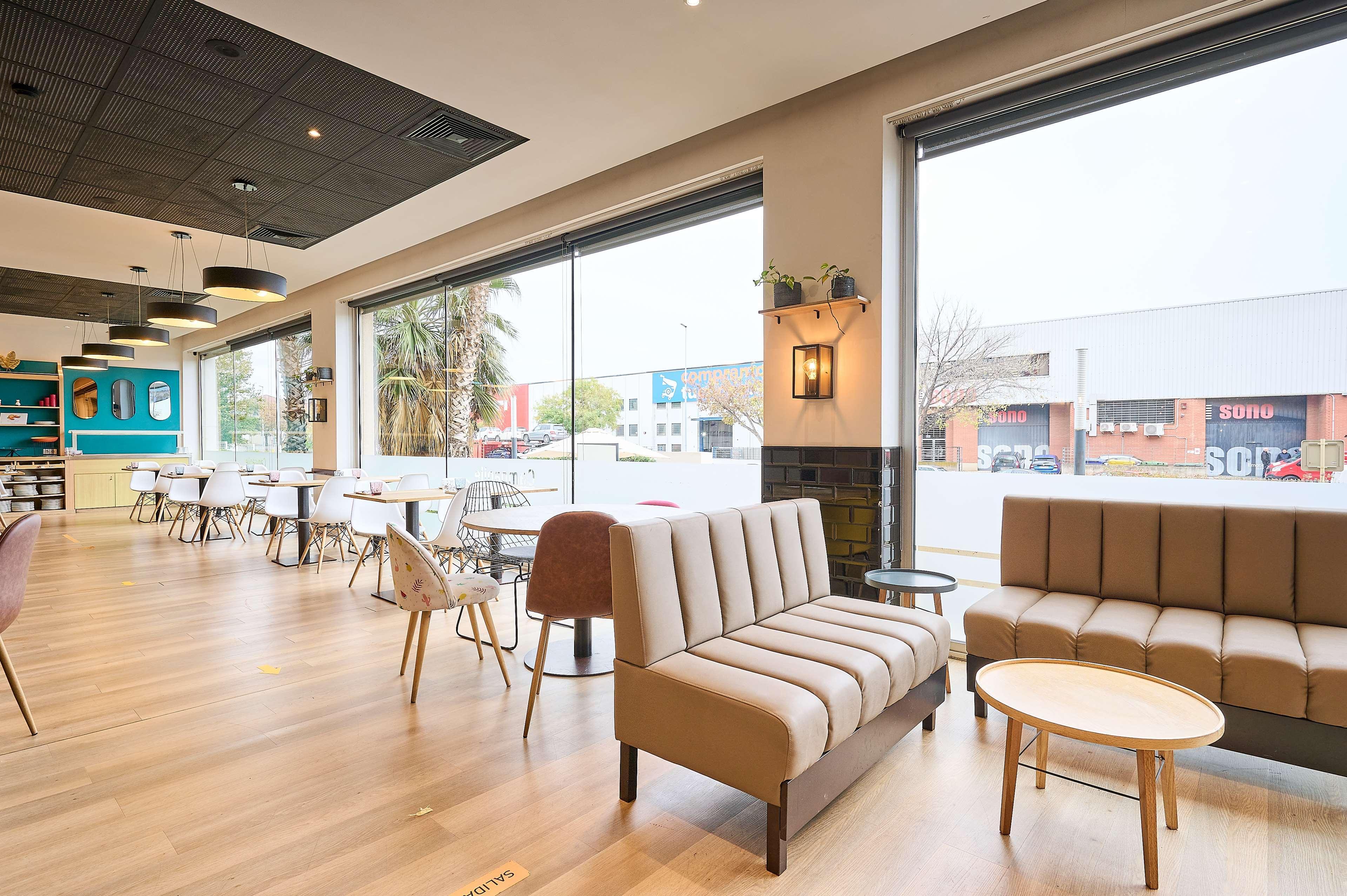 Travelodge Bcn Cornella Fira Hotel 3*
