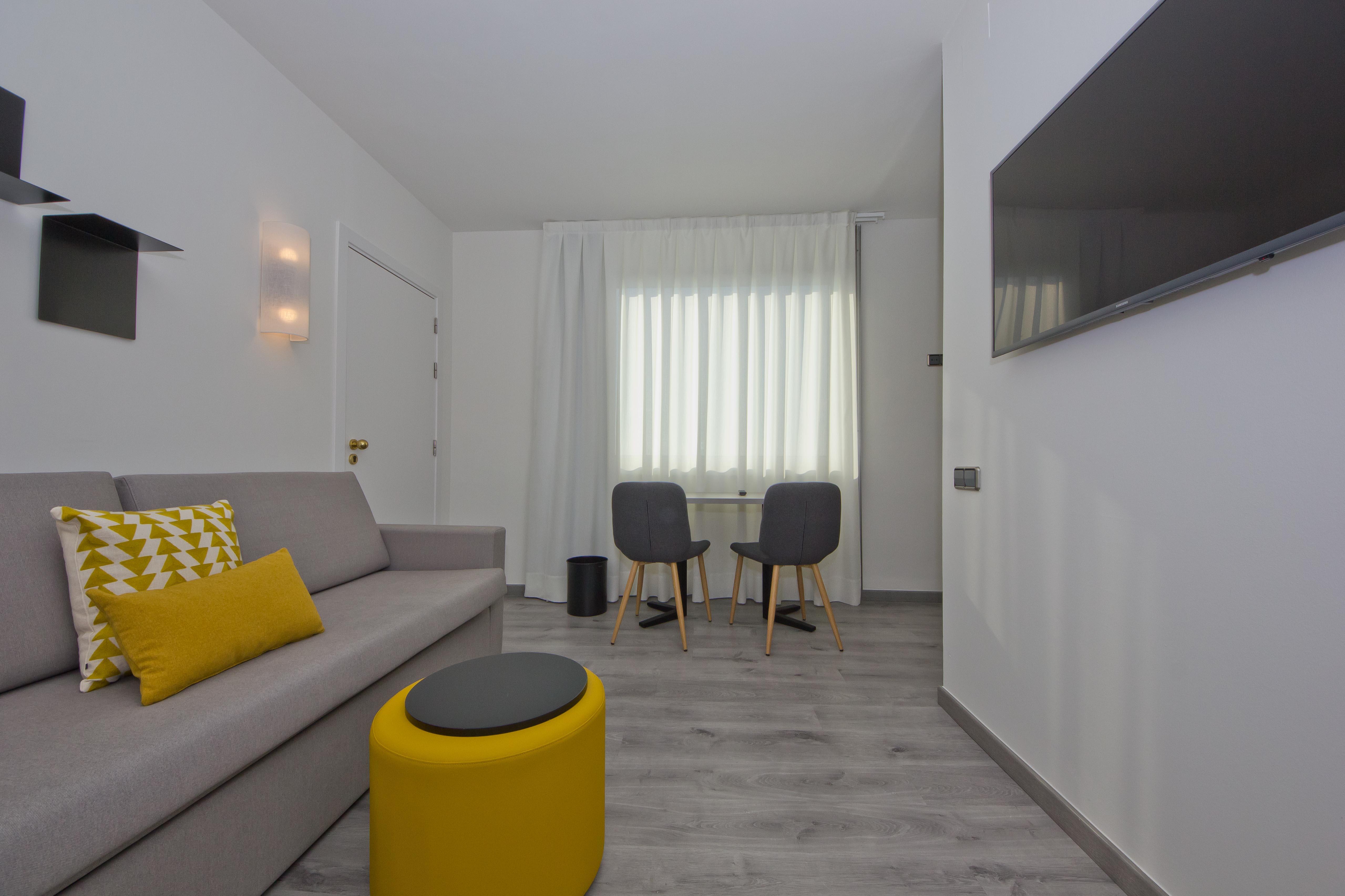 Hotel Atenea Valles