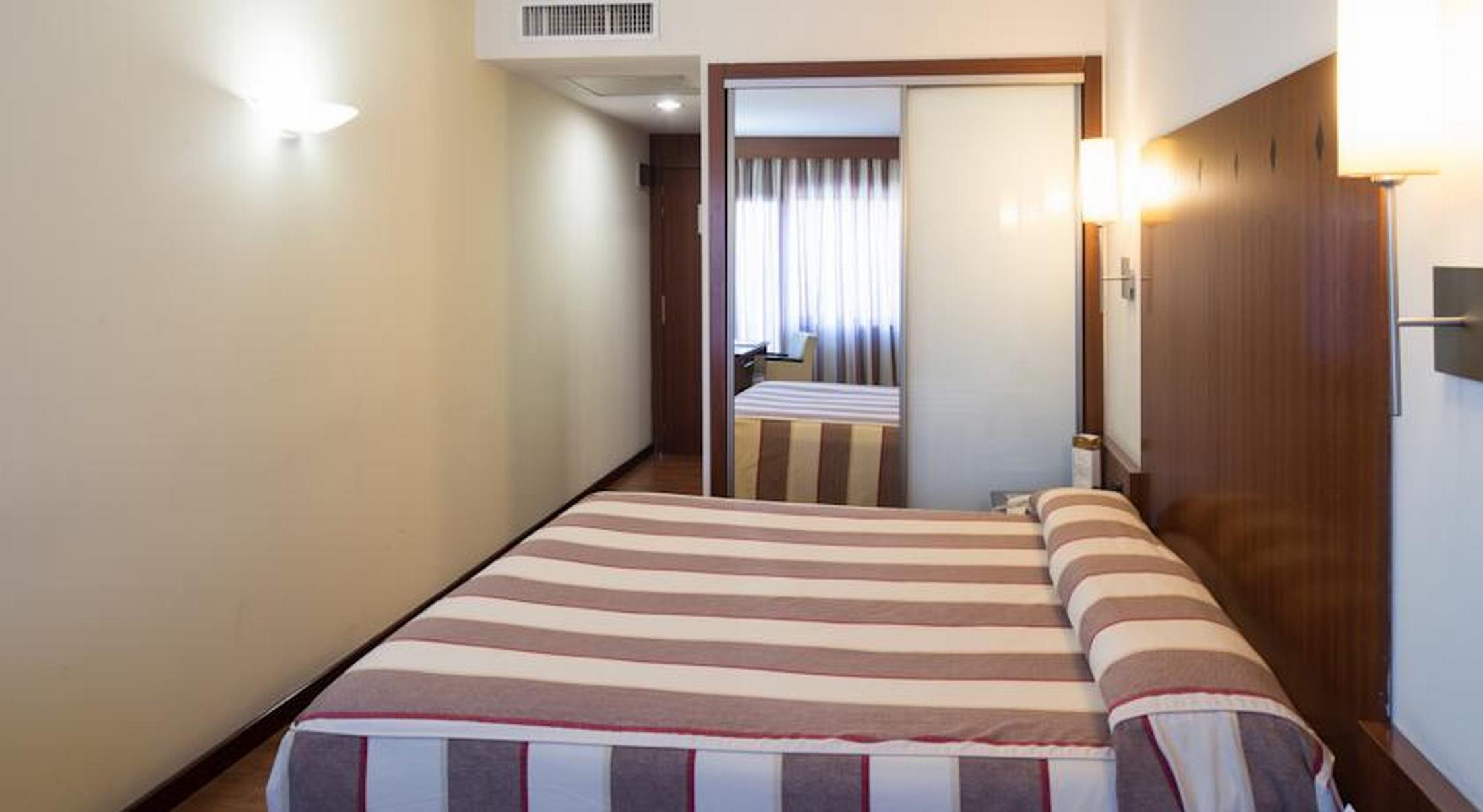 Hotel Catalonia Gran Verdi 4*