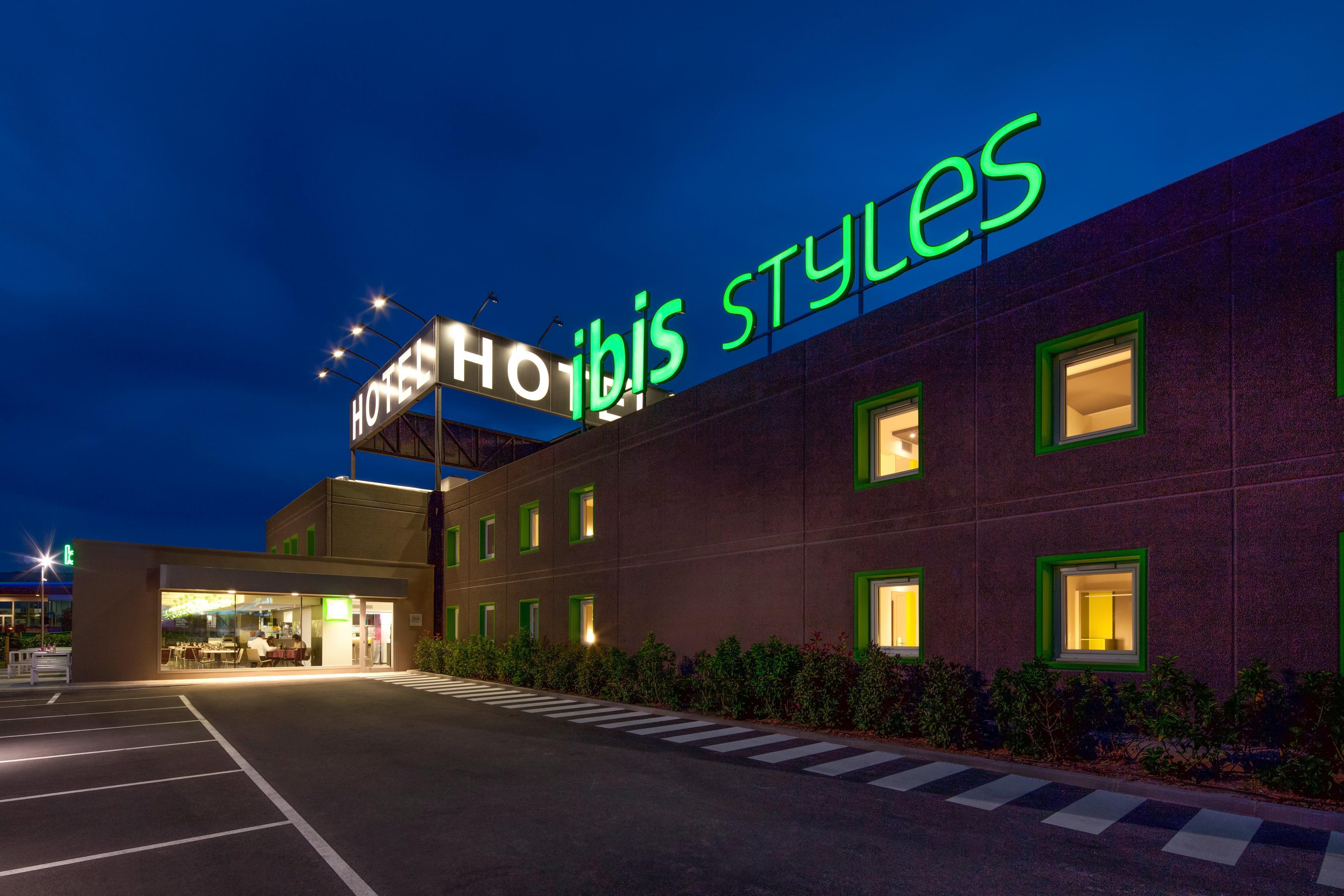 Hotel Ibis Styles Torrefarrera 2*