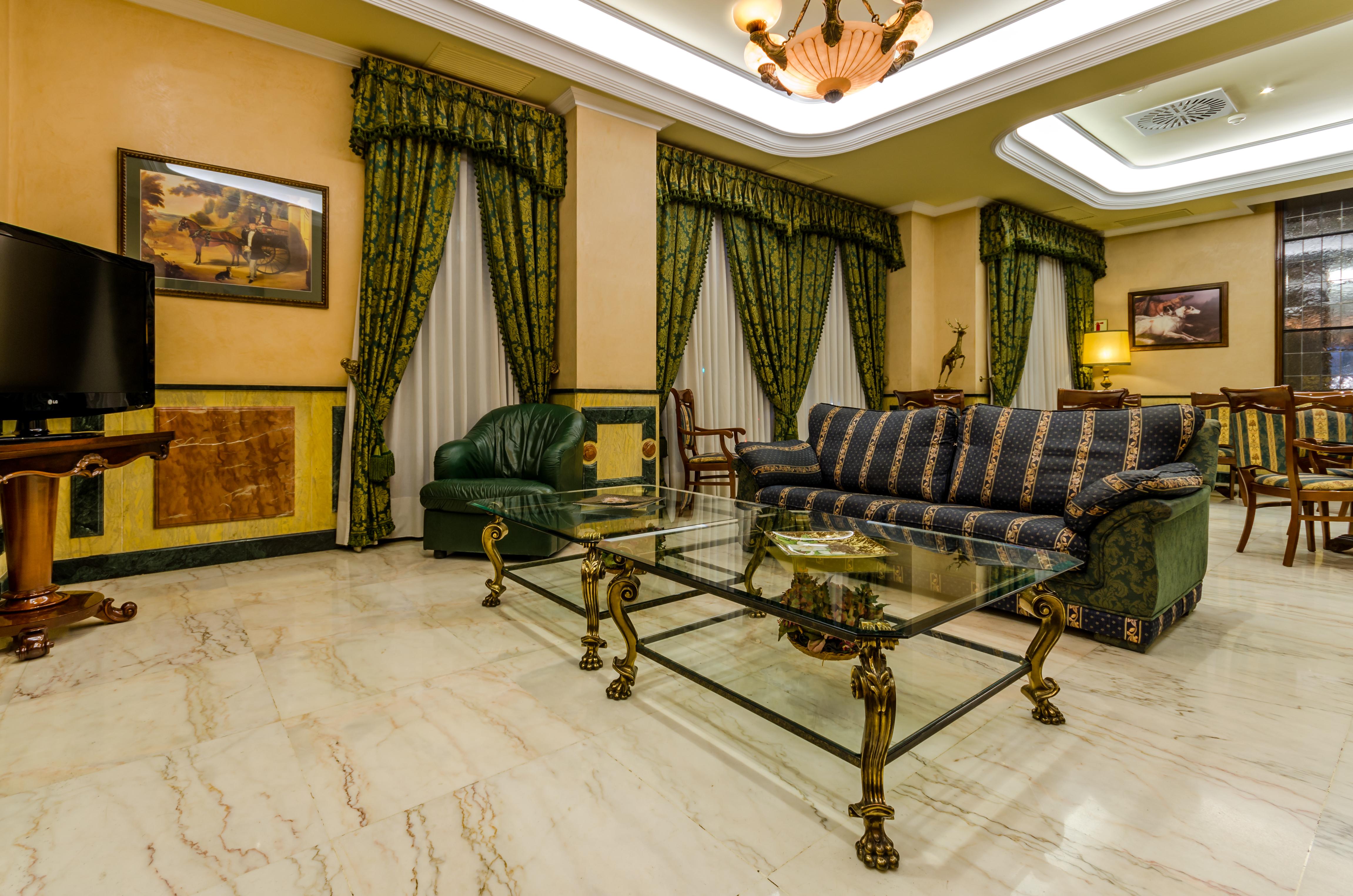 Hotel Infanta Cristina 4*