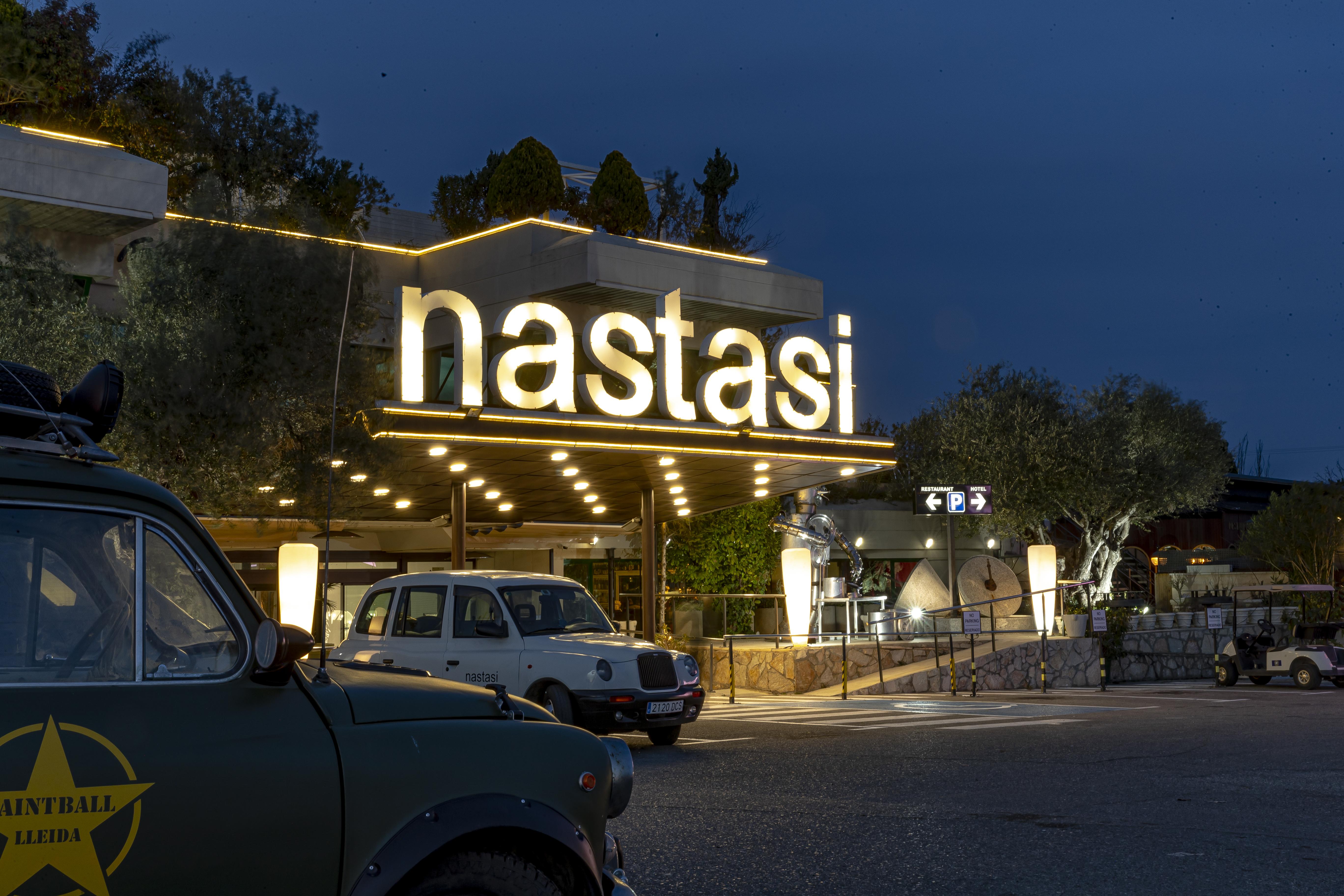 Hotel Nastasi & 4*
