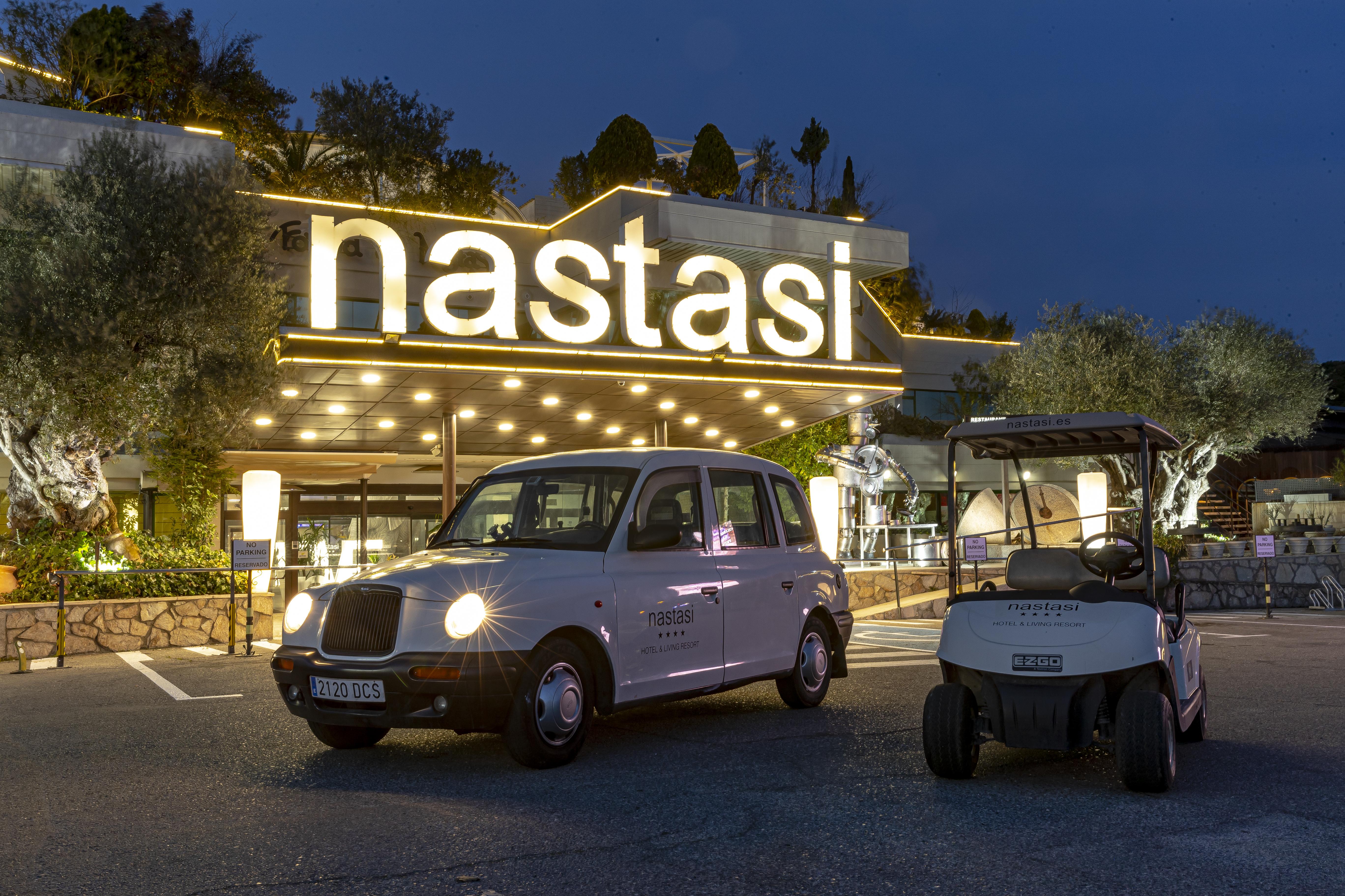 Hotel Nastasi & 4*