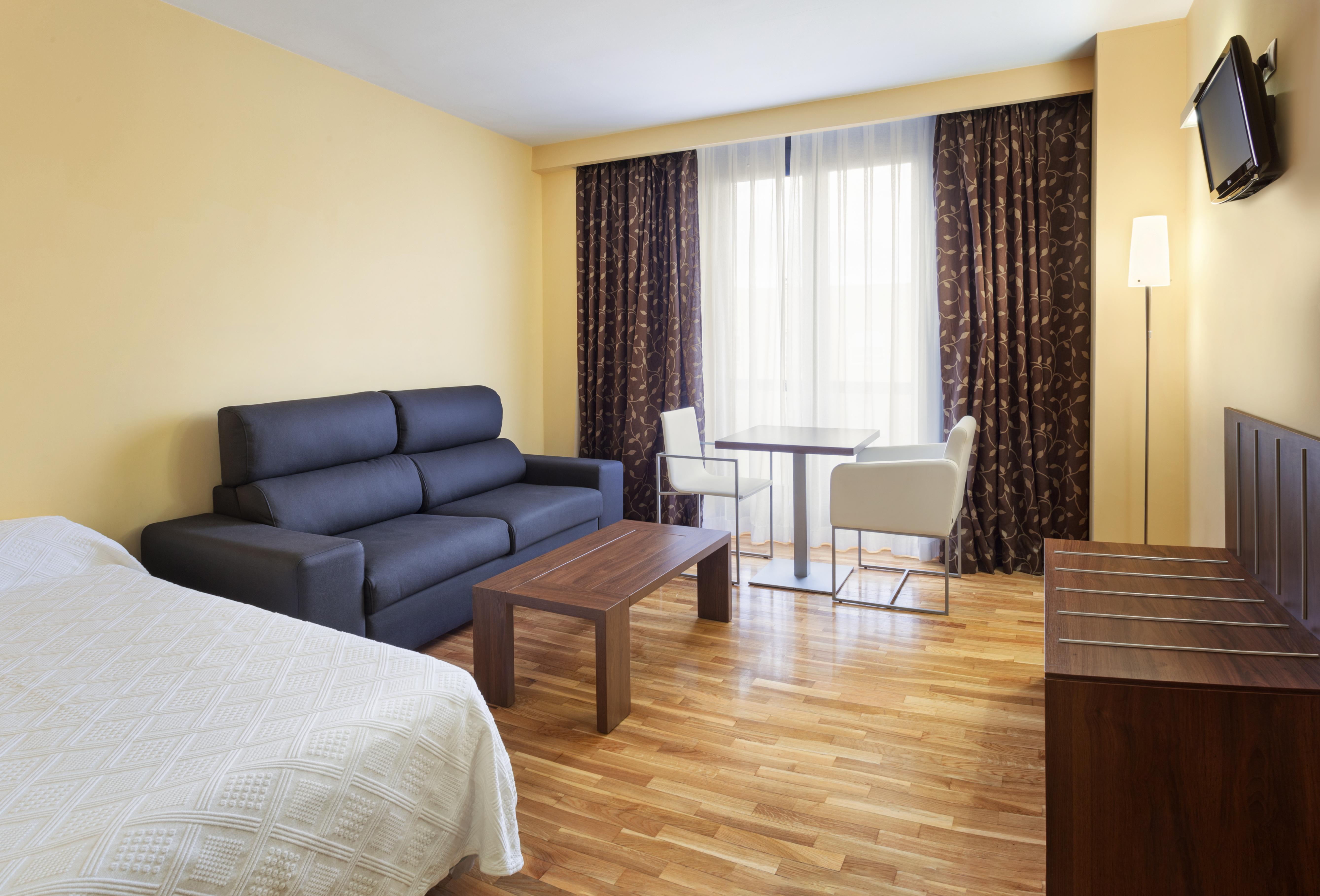Exe Dona Carlota Hotel 4*