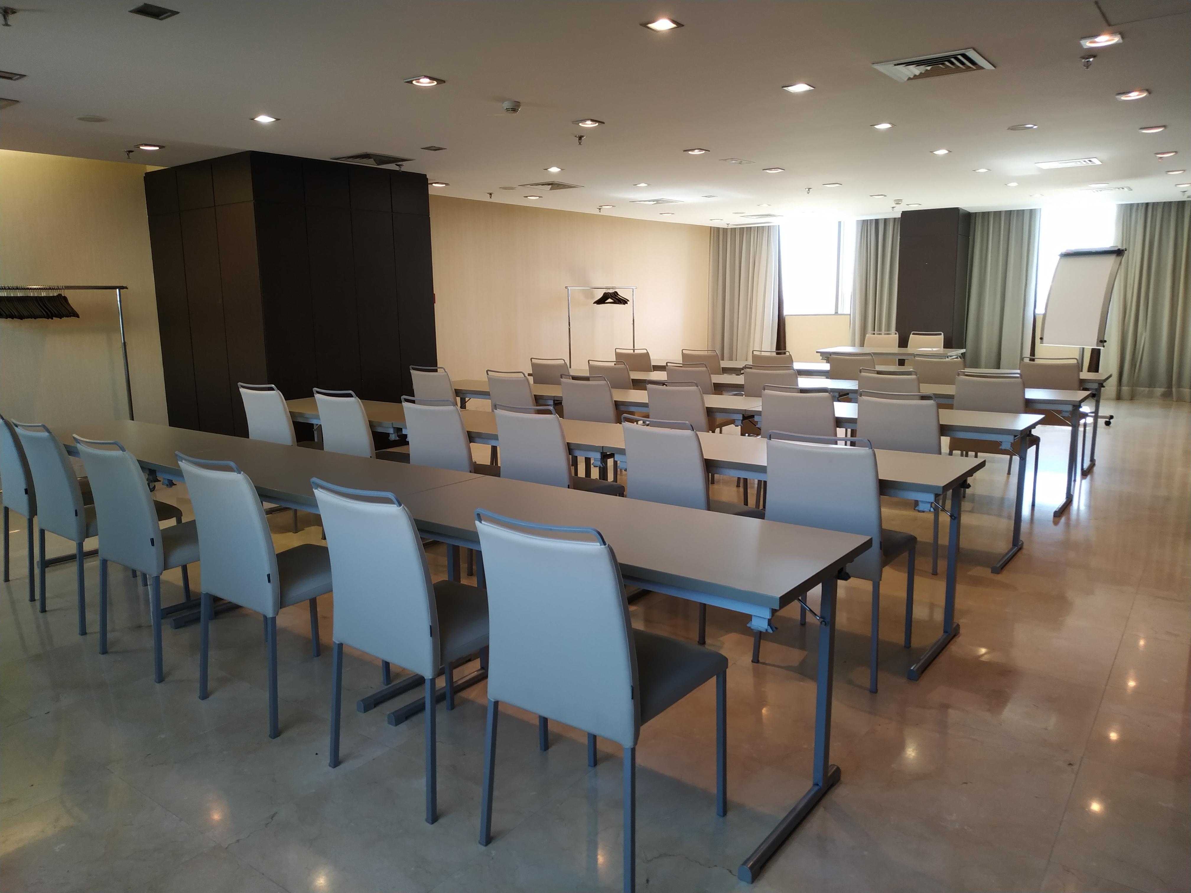 Lcb Hotel