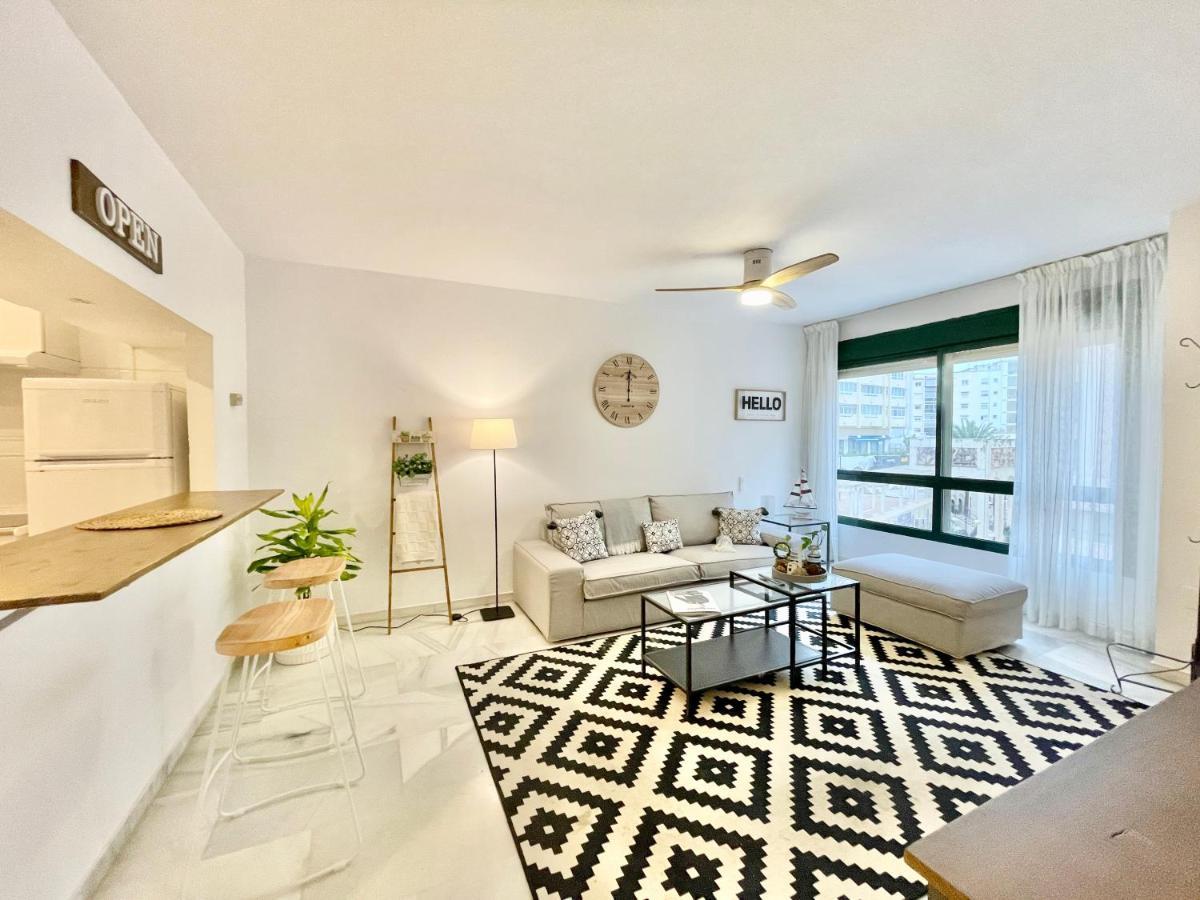 Rs 16 Center Of By Eaw Homes Apartment *
