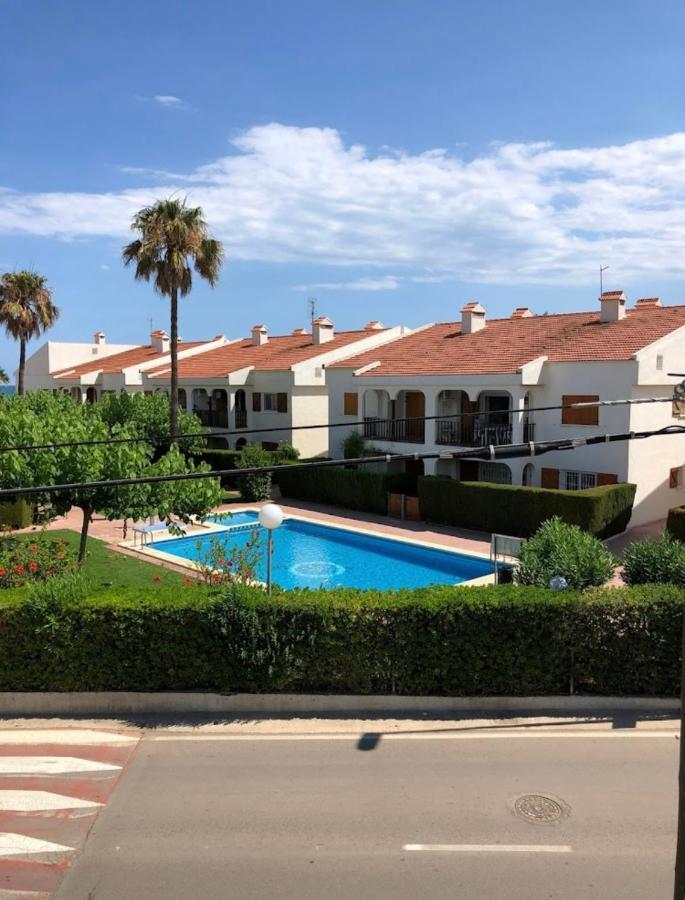 Tres Palmeras