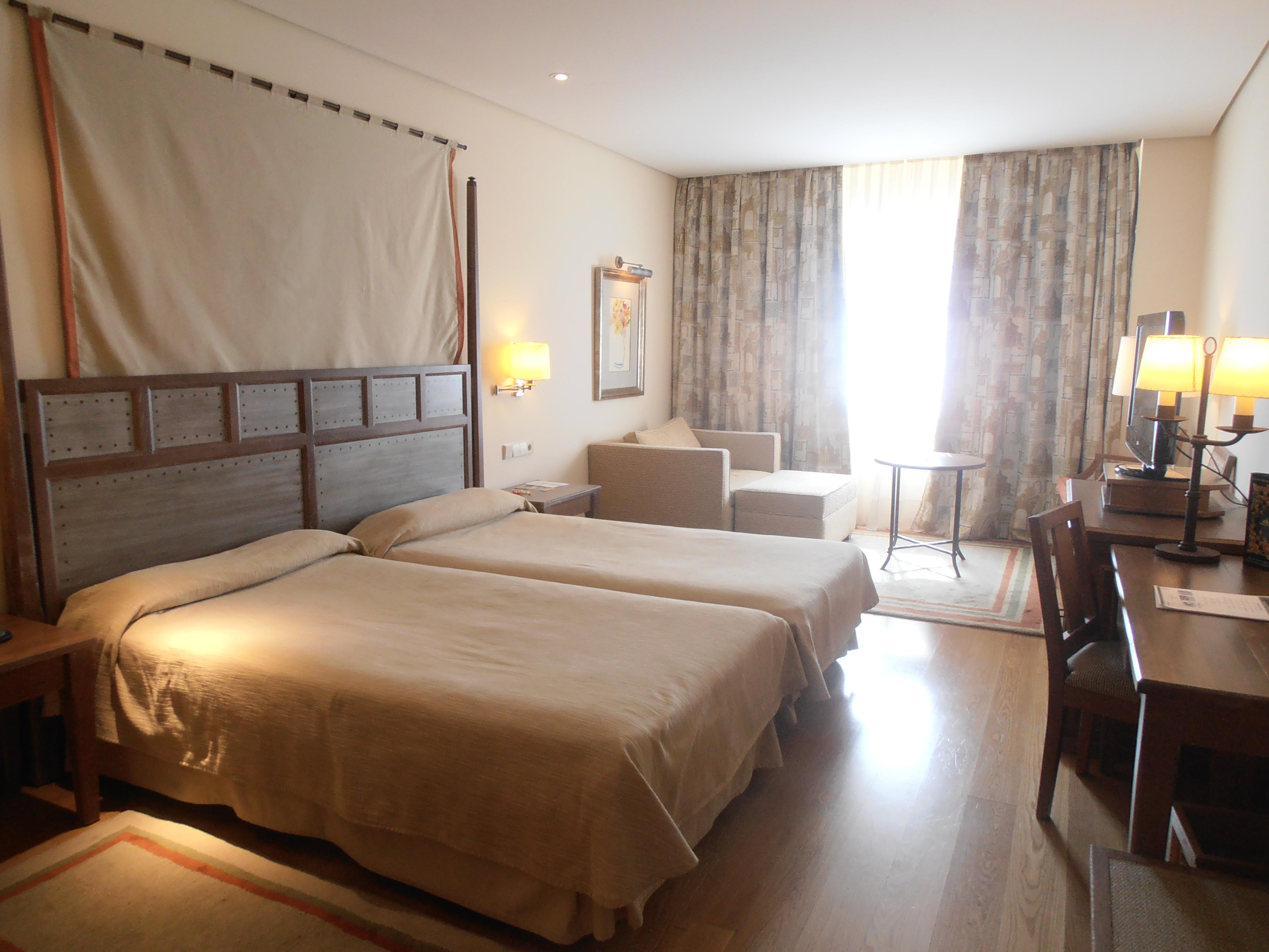 Hotel De 4*