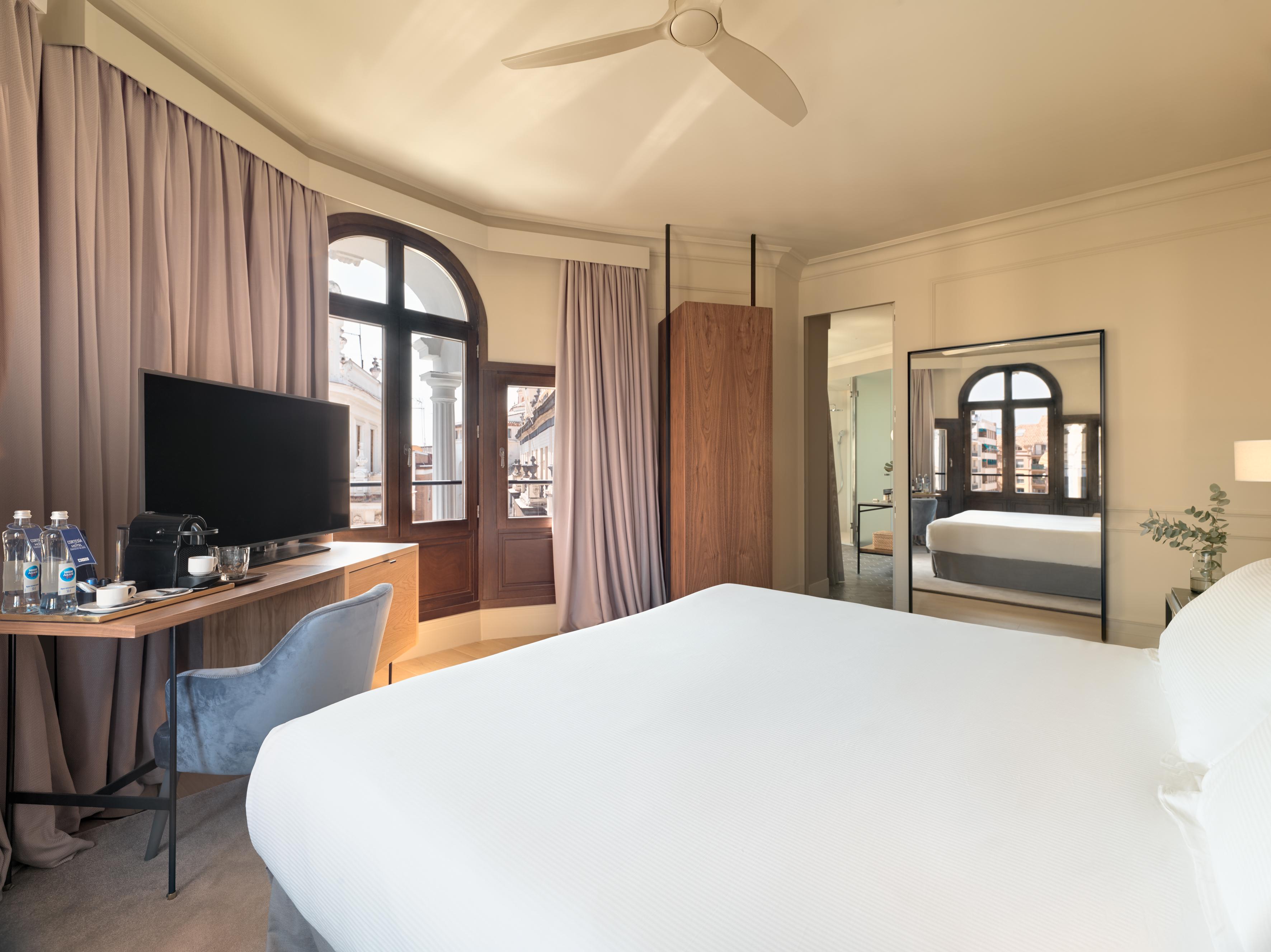 H10 Palacio Colomera Hotel