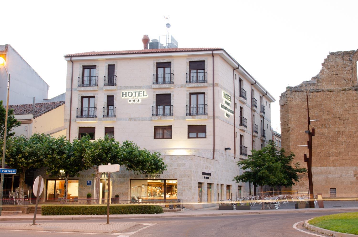 Hotel Puerta 3*