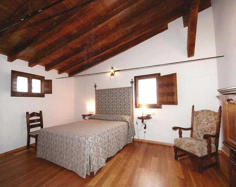 Palacio Rejadorada 3*