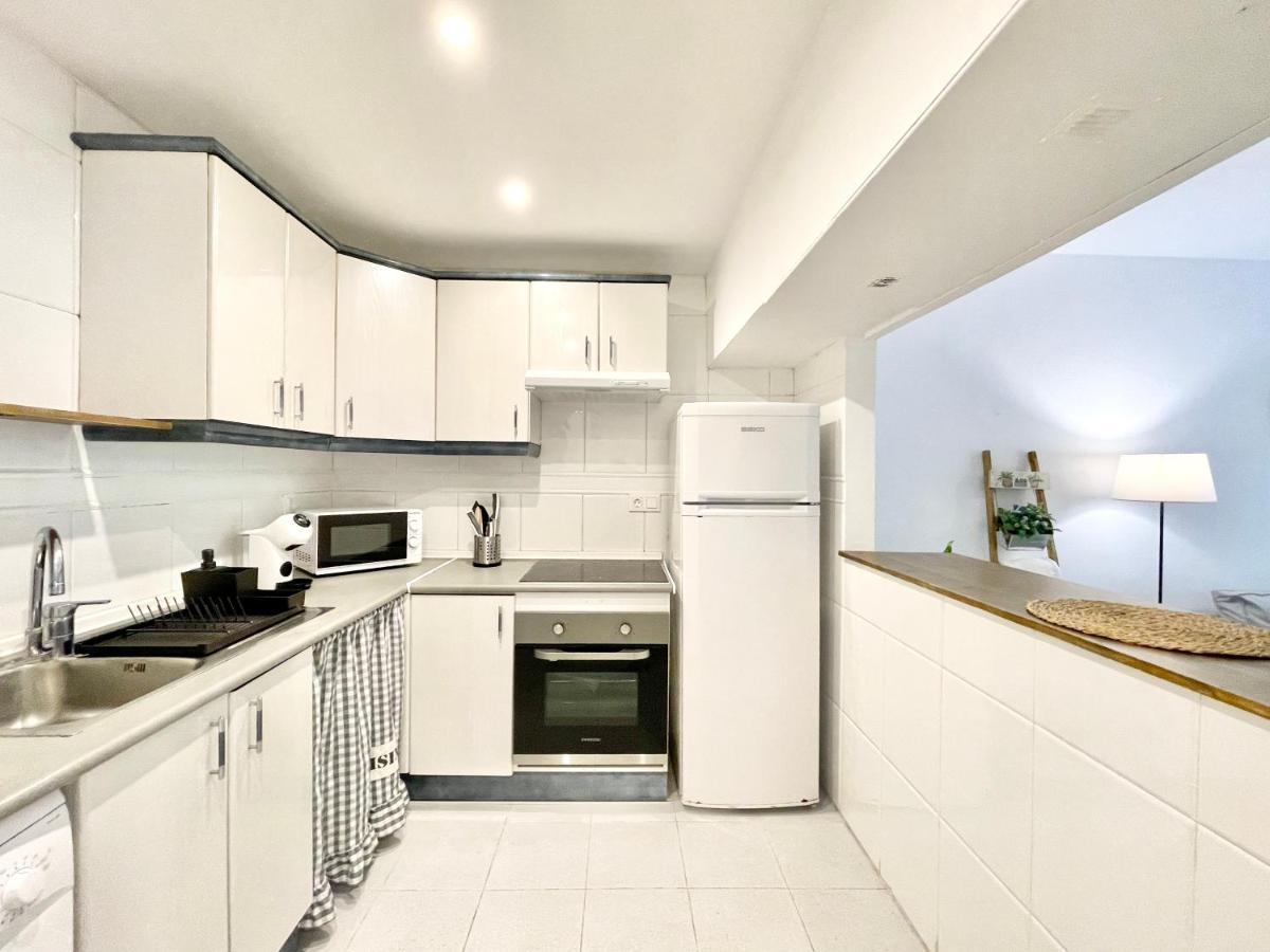 Rs 16 Center Of By Eaw Homes Apartment *