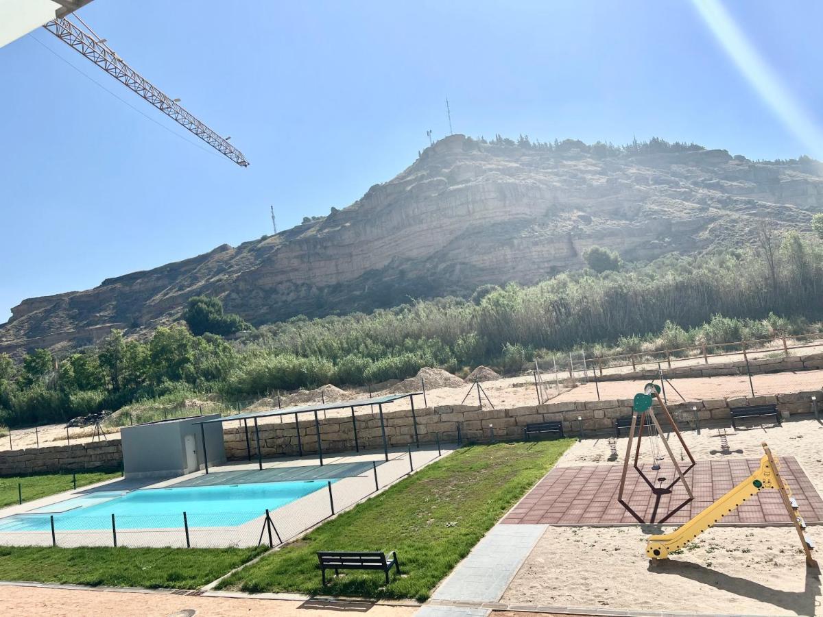 Precioso En Con Terraza,piscina,parque Infantil Y Parking