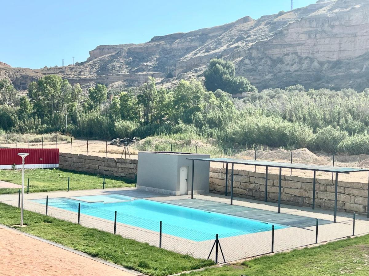 Precioso En Con Terraza,piscina,parque Infantil Y Parking * Monzón