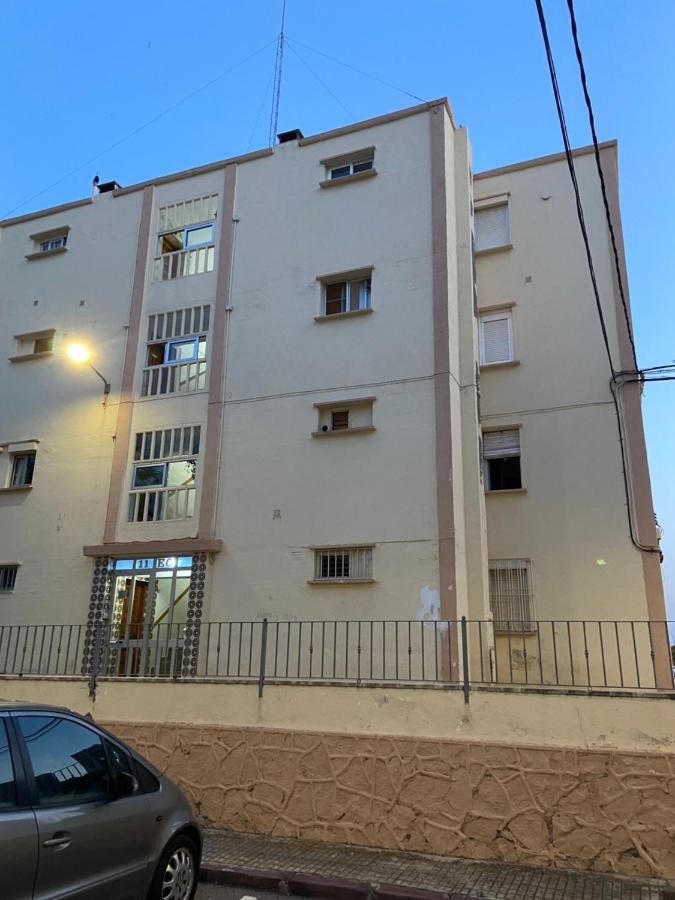 Modern 3bdr, A/c, Wifi & Parking Apartment