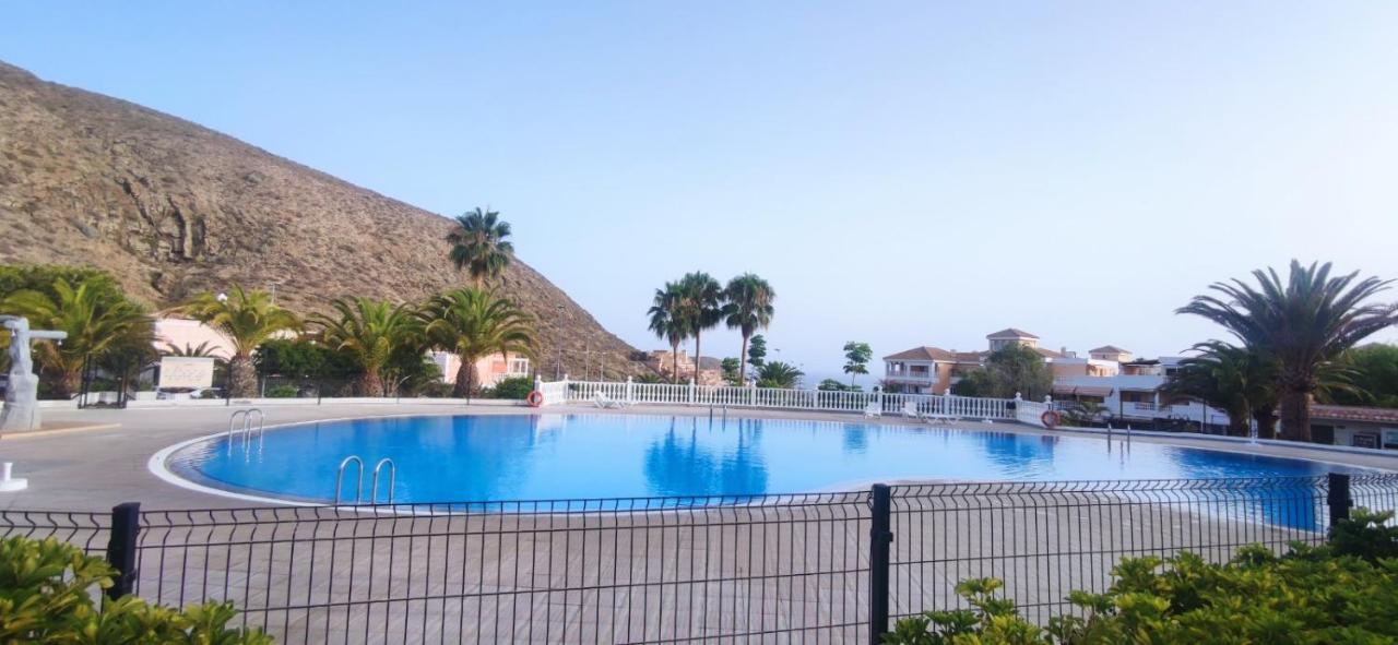 Paddle & Tennis Courts And Swimming Pool Cristianos