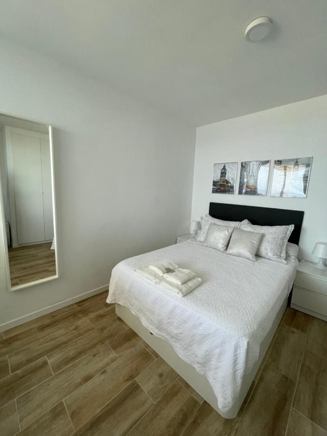 Paseo Maritimo Puerto Bailarina Beach Apartment *