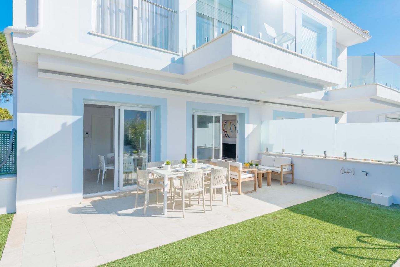 Del Atzavara Villa *