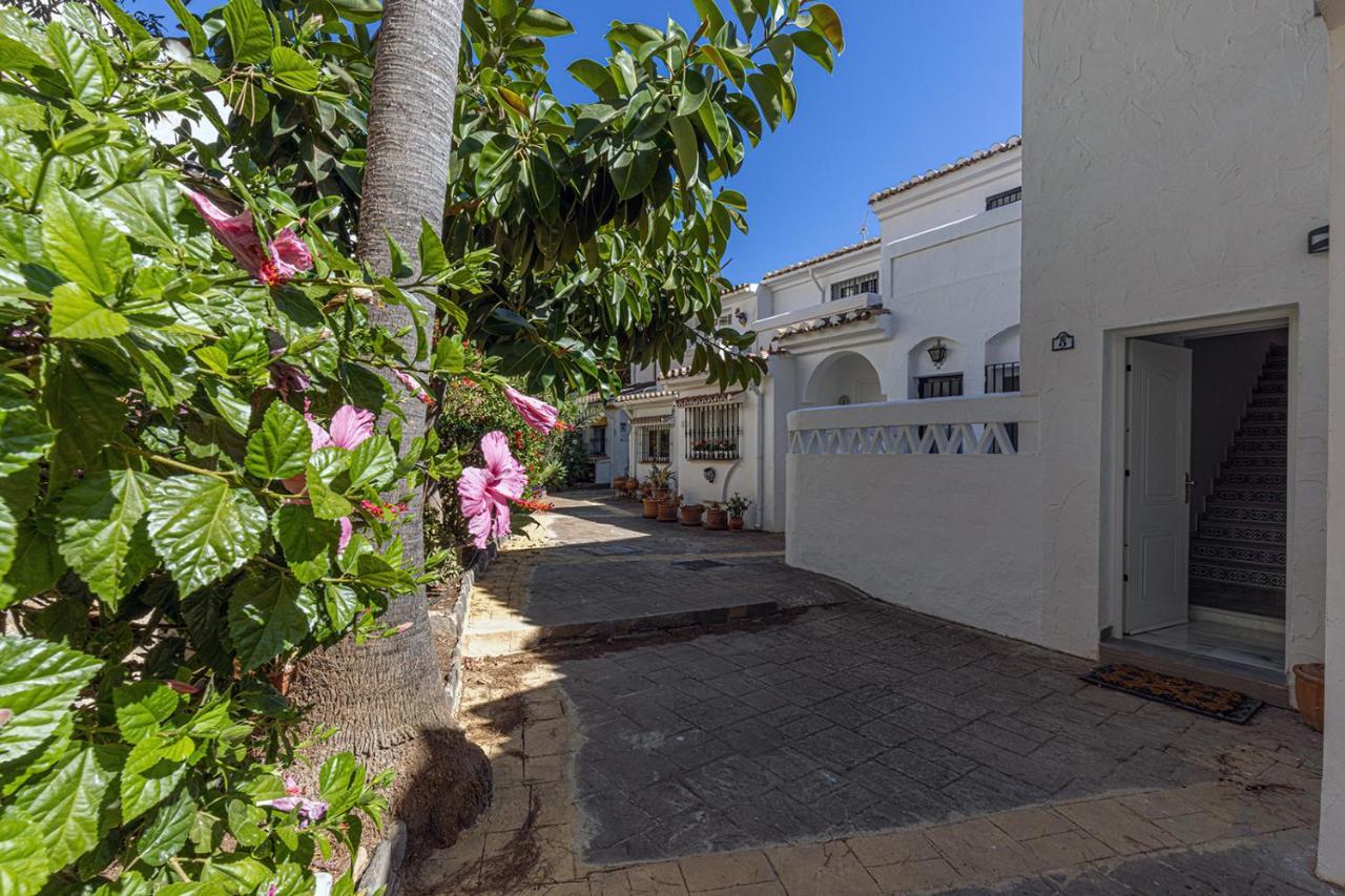 Quaint 2 Bedroom Townhouse With Pool Close To Sea! * Benalmadena