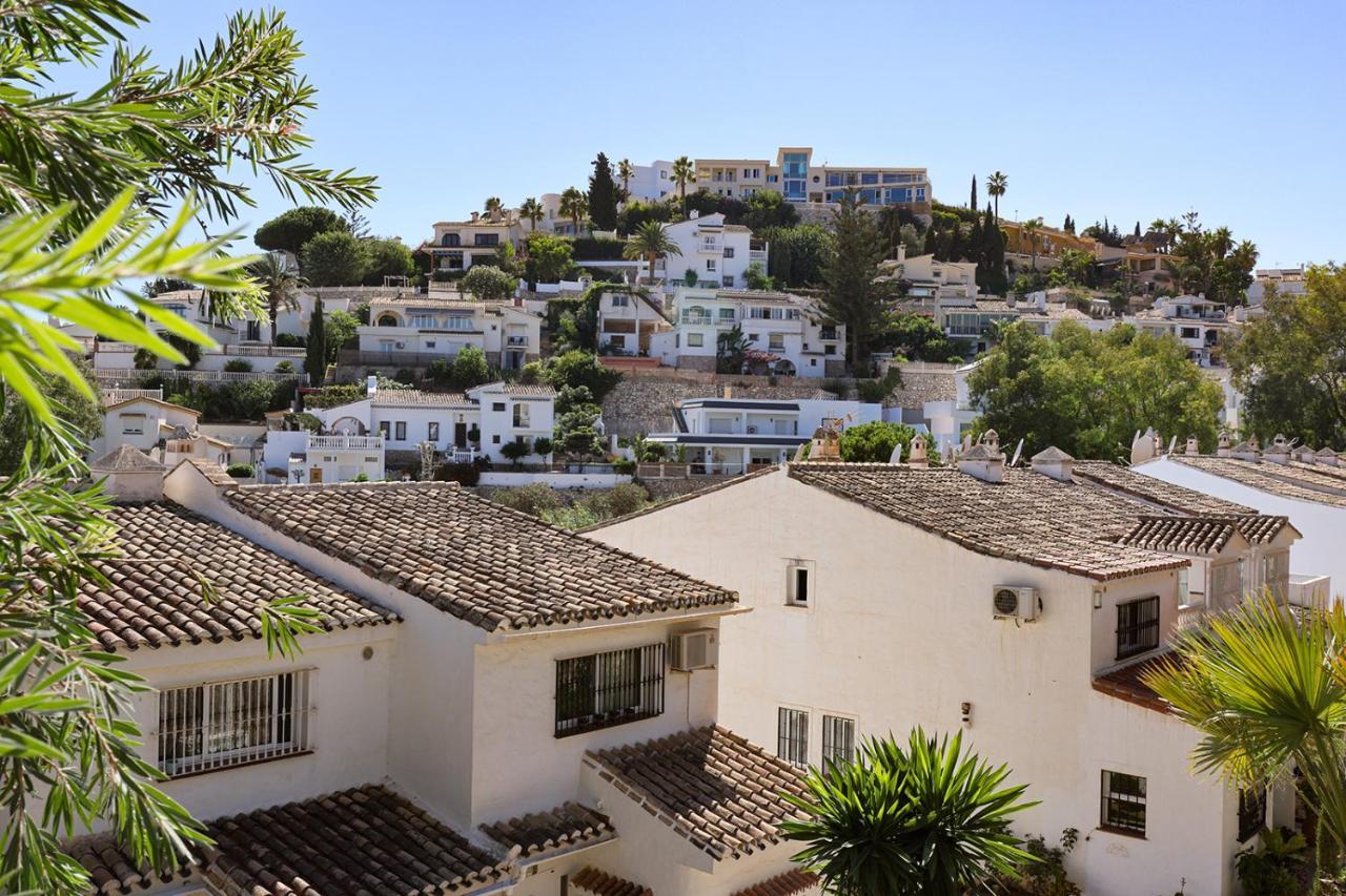 Quaint 2 Bedroom Townhouse With Pool Close To Sea! * Benalmadena