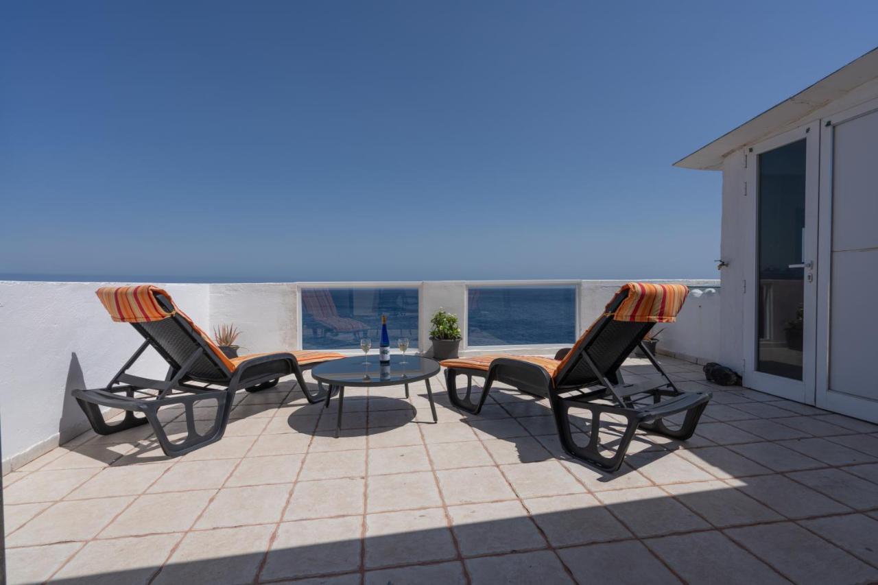 Spacious House With Huge Terrace Facing The Sea Сasa de vacaciones *
